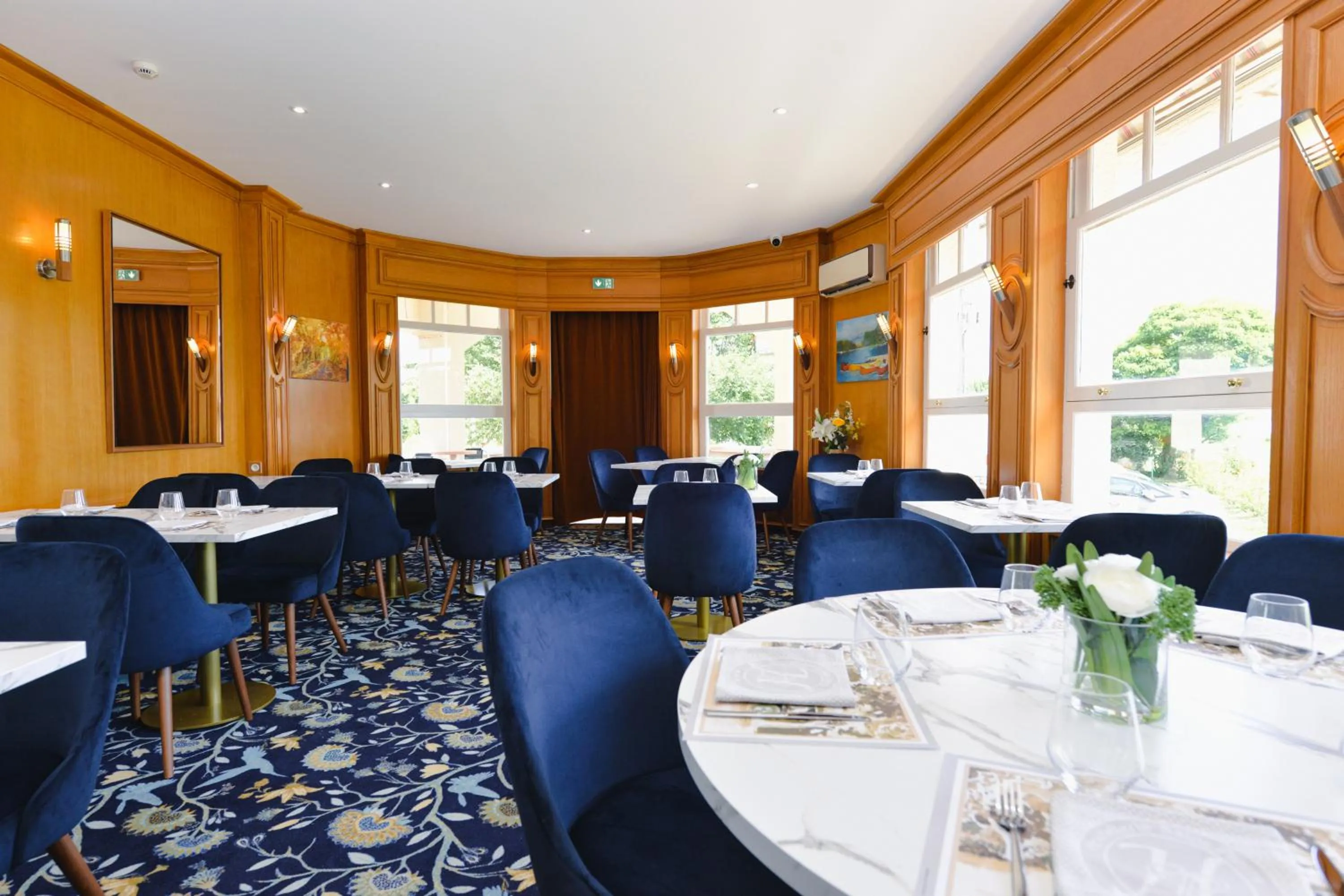 Restaurant/places to eat in Hostellerie Saint Pierre