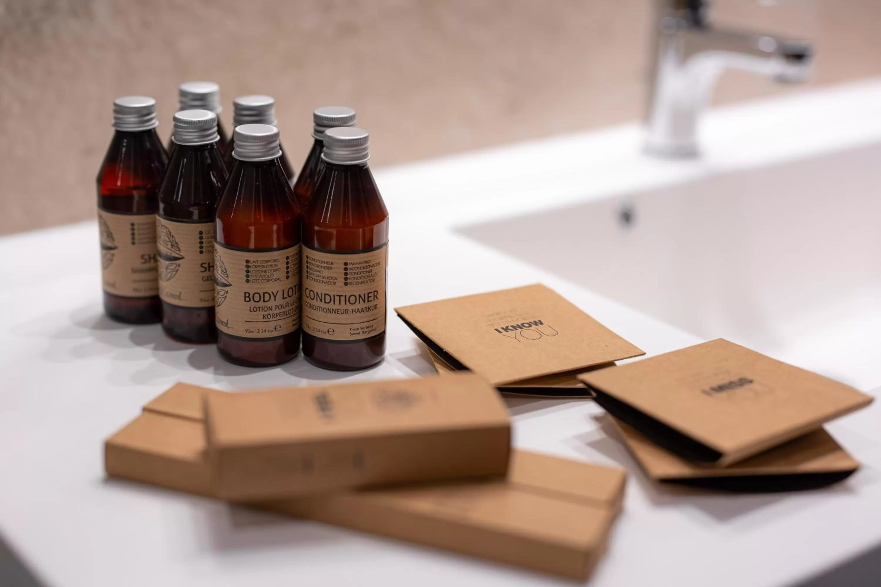 Shower in Hotel Belmont