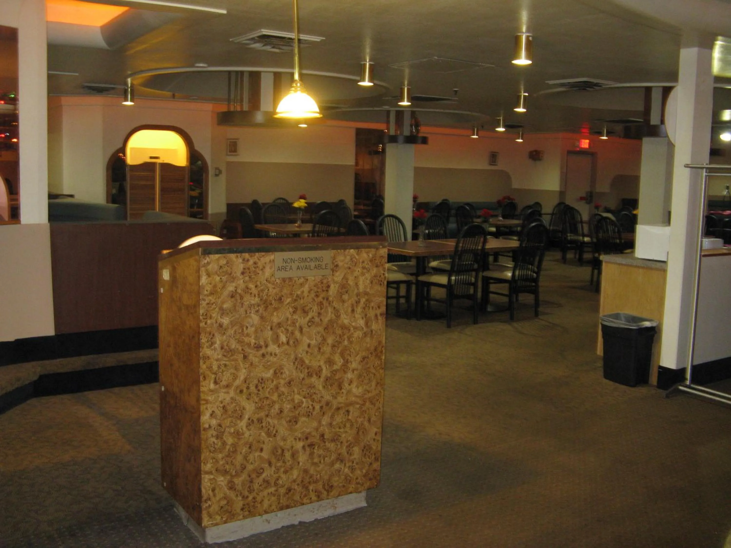 Lounge or bar in Howard Johnson by Wyndham Saint Joseph Benton Harbor