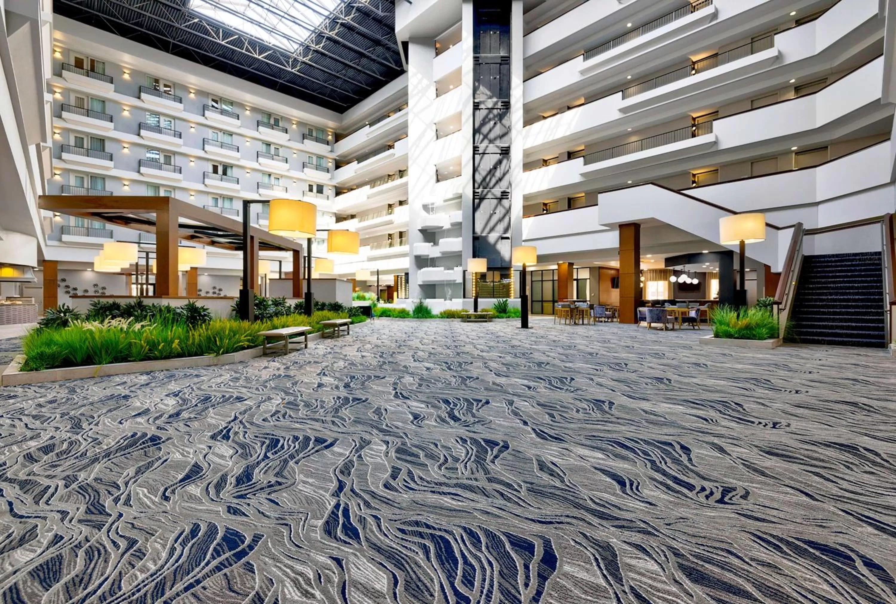 Lobby or reception in DoubleTree by Hilton Davenport