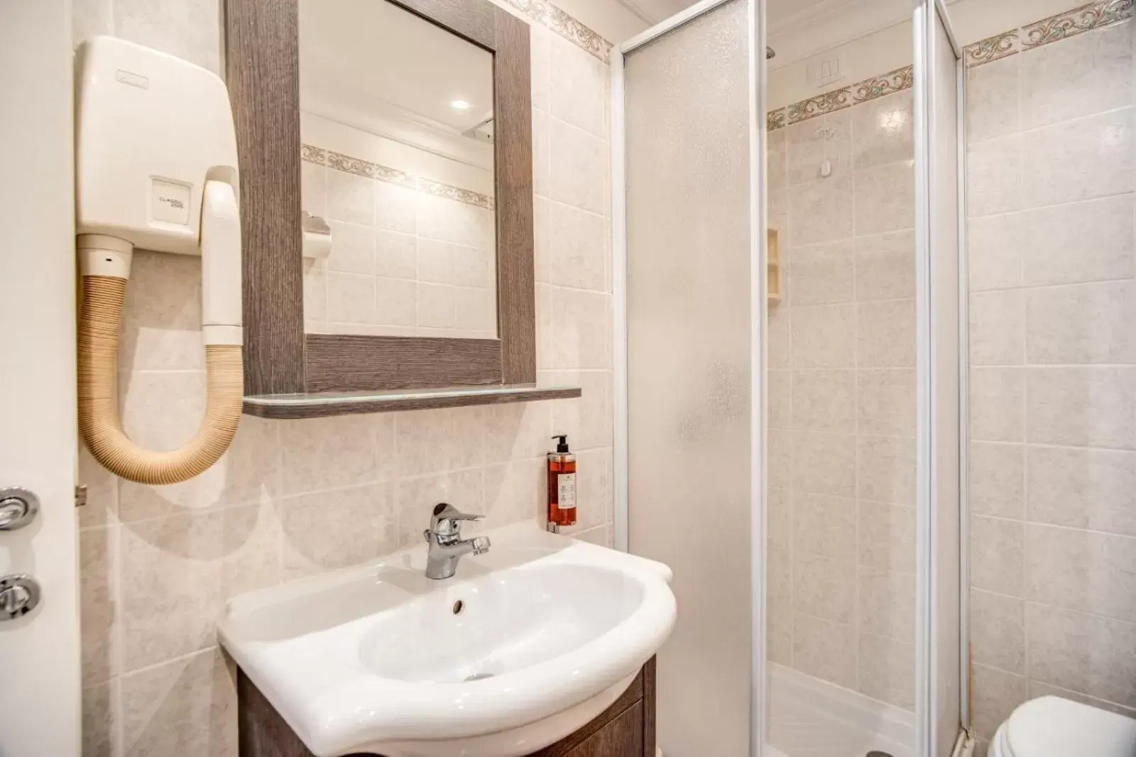 Large Twin Room in Hotel Mirti Large Twin Room in Hotel Mirti