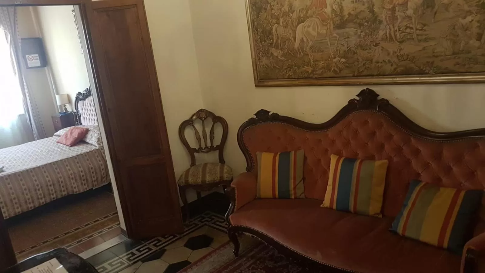 Photo of the whole room, Bed in Relais Centro Storico