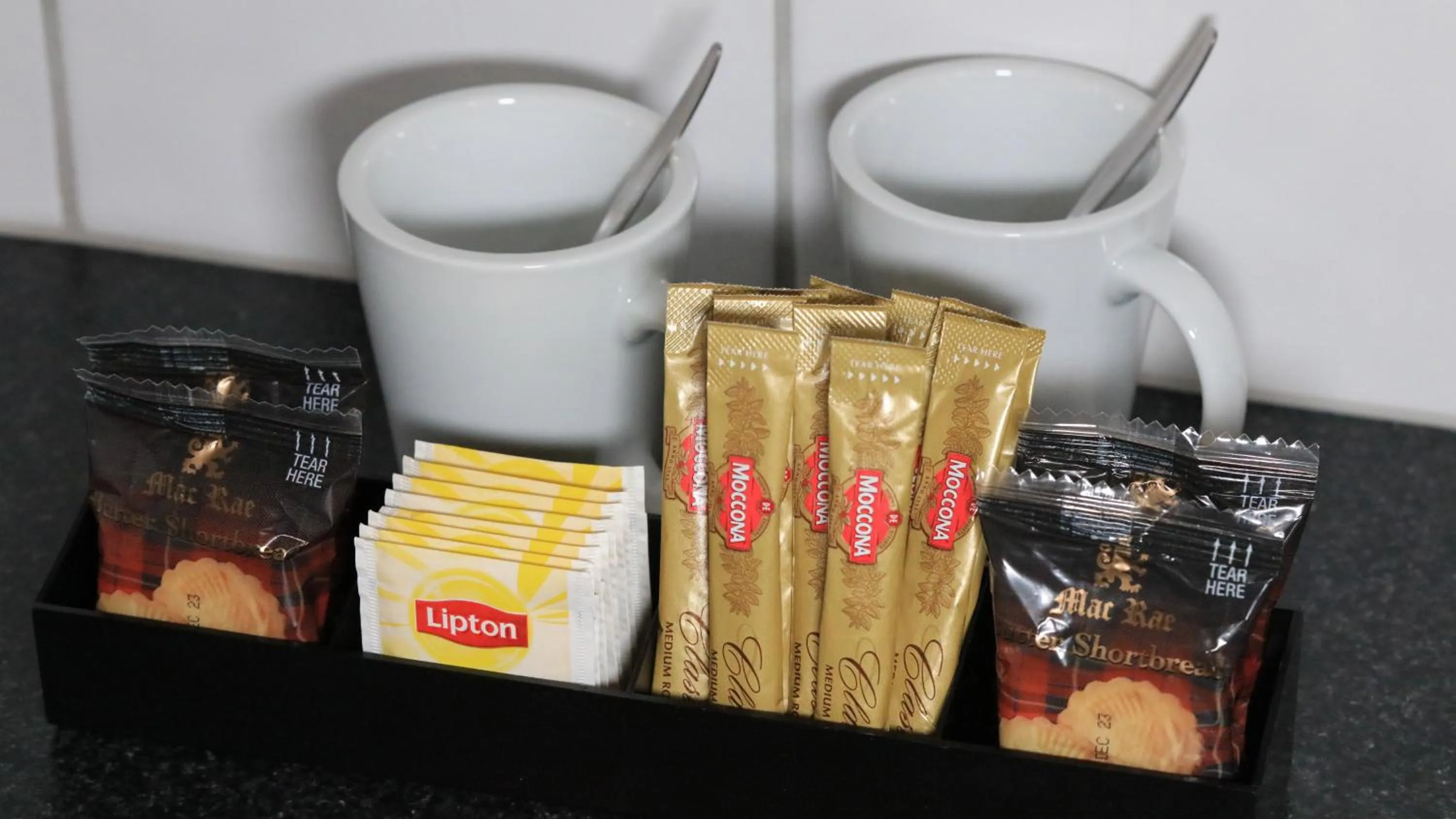 Coffee/tea facilities in Bridges on Meninya Motel & Apartments