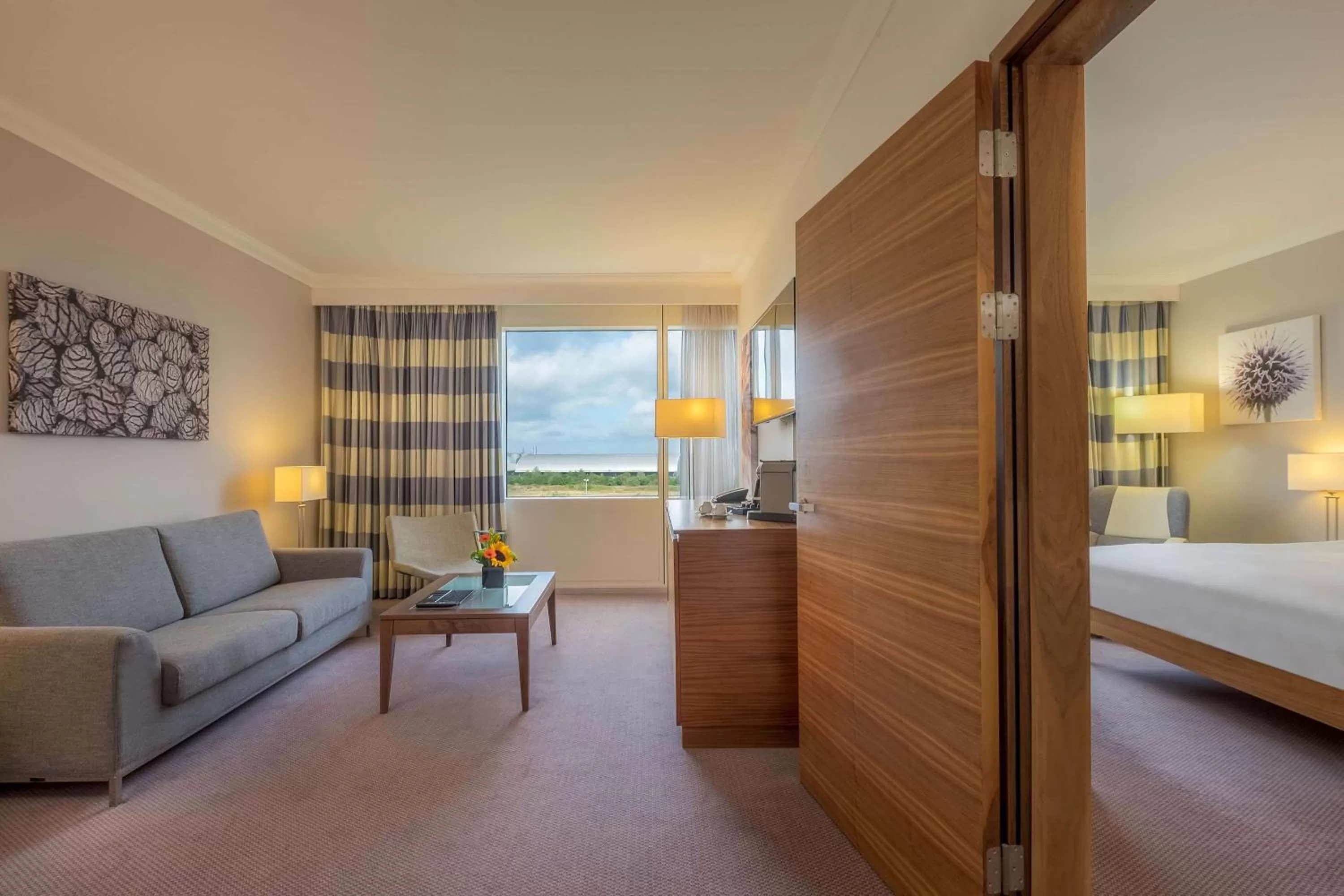 Living room, Bed in Hilton Reading