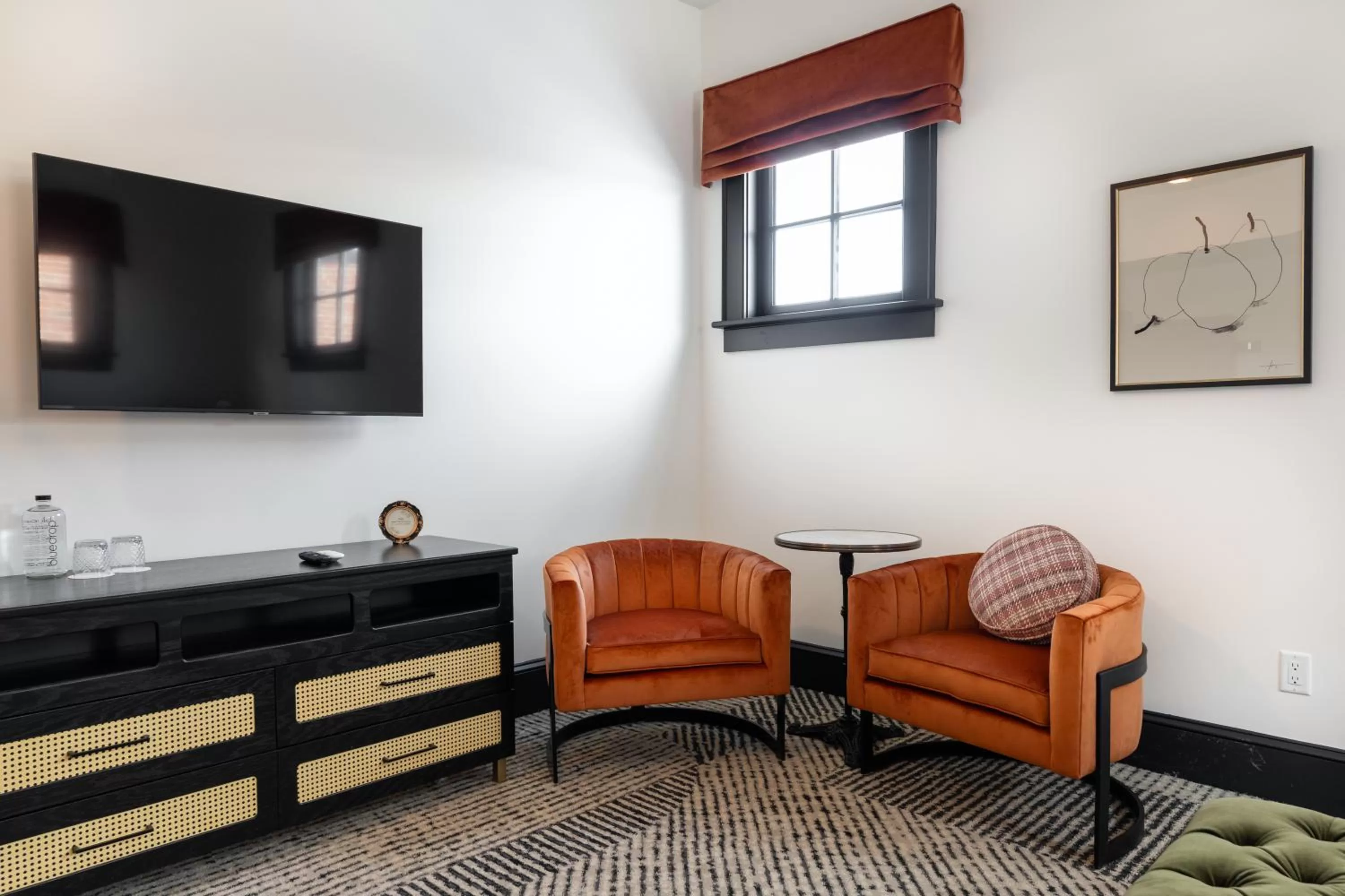 TV and multimedia in Hotel Thaxter