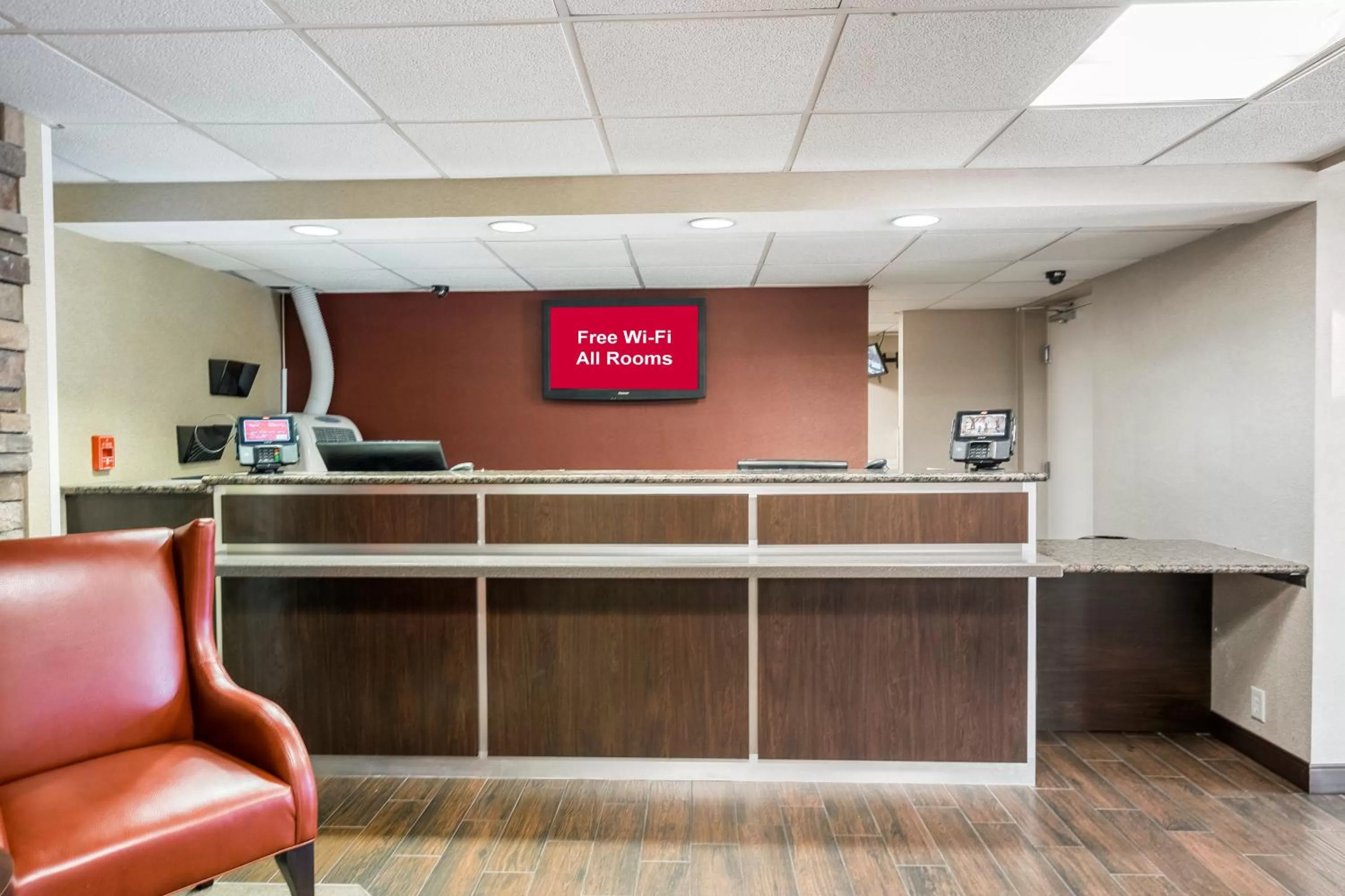 Lobby or reception in Red Roof Inn PLUS+ Boston - Woburn/ Burlington