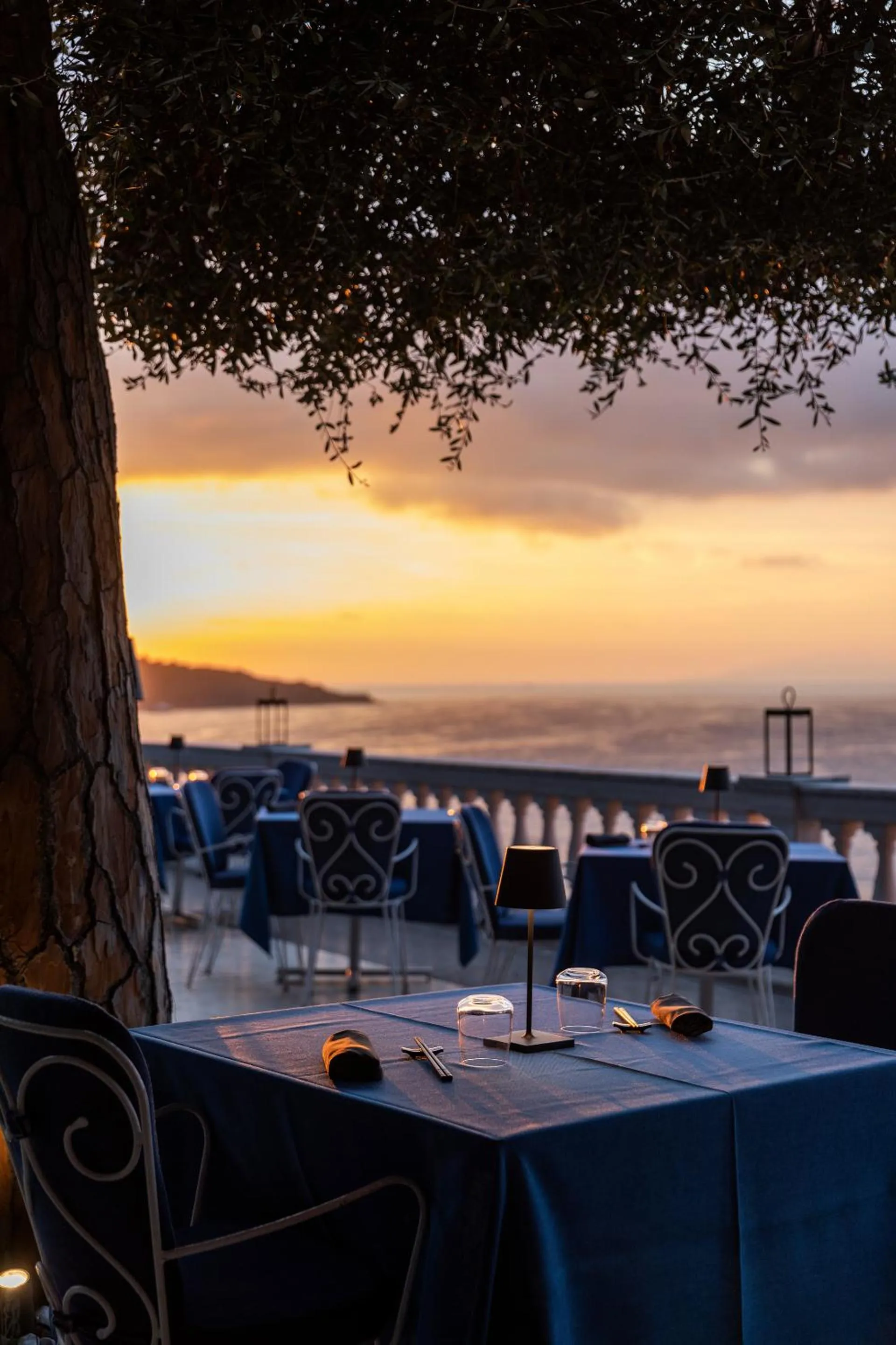 Restaurant/places to eat in Grand Hotel Cocumella