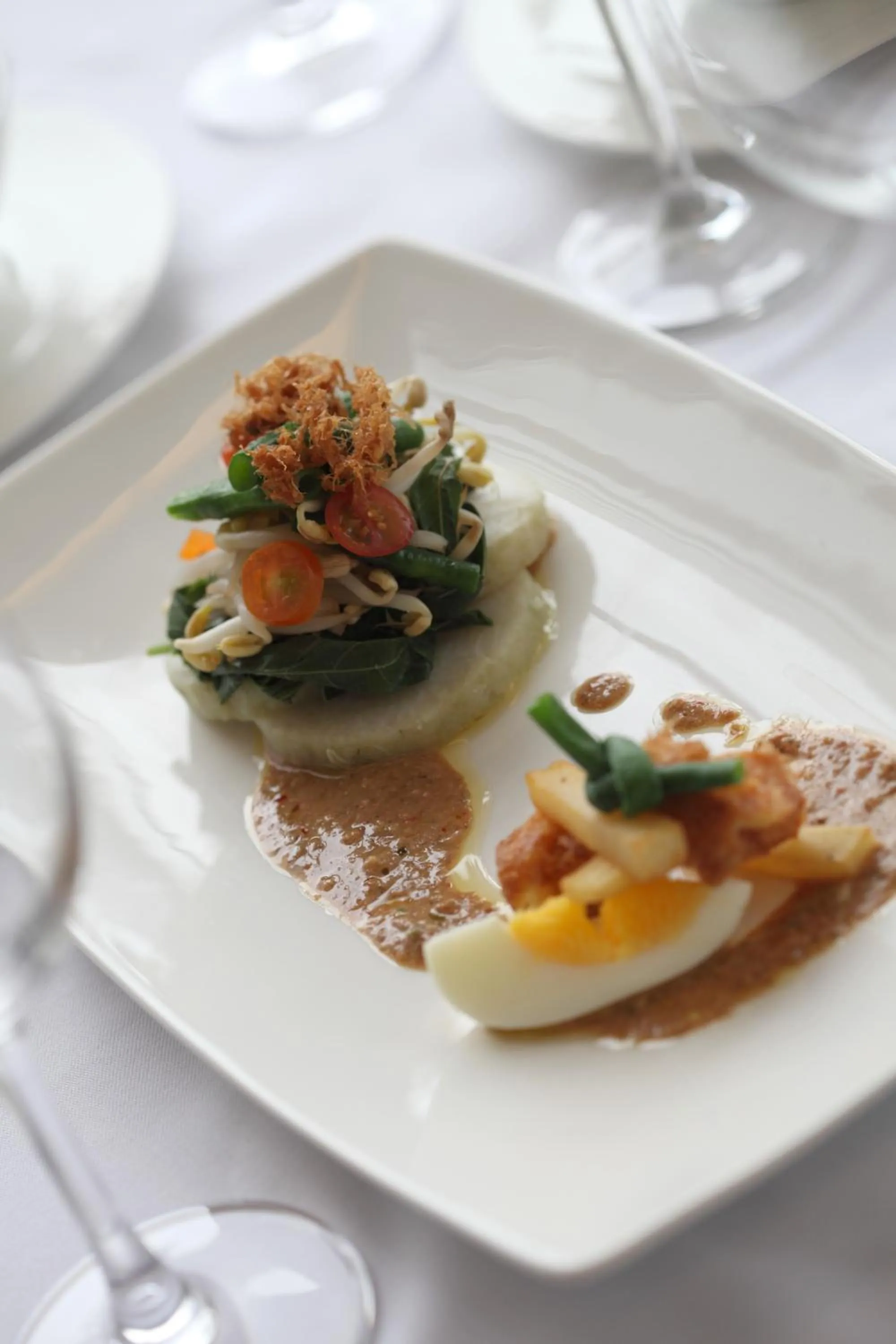 Food and drinks in Santika Premiere Dyandra Hotel & Convention - Medan