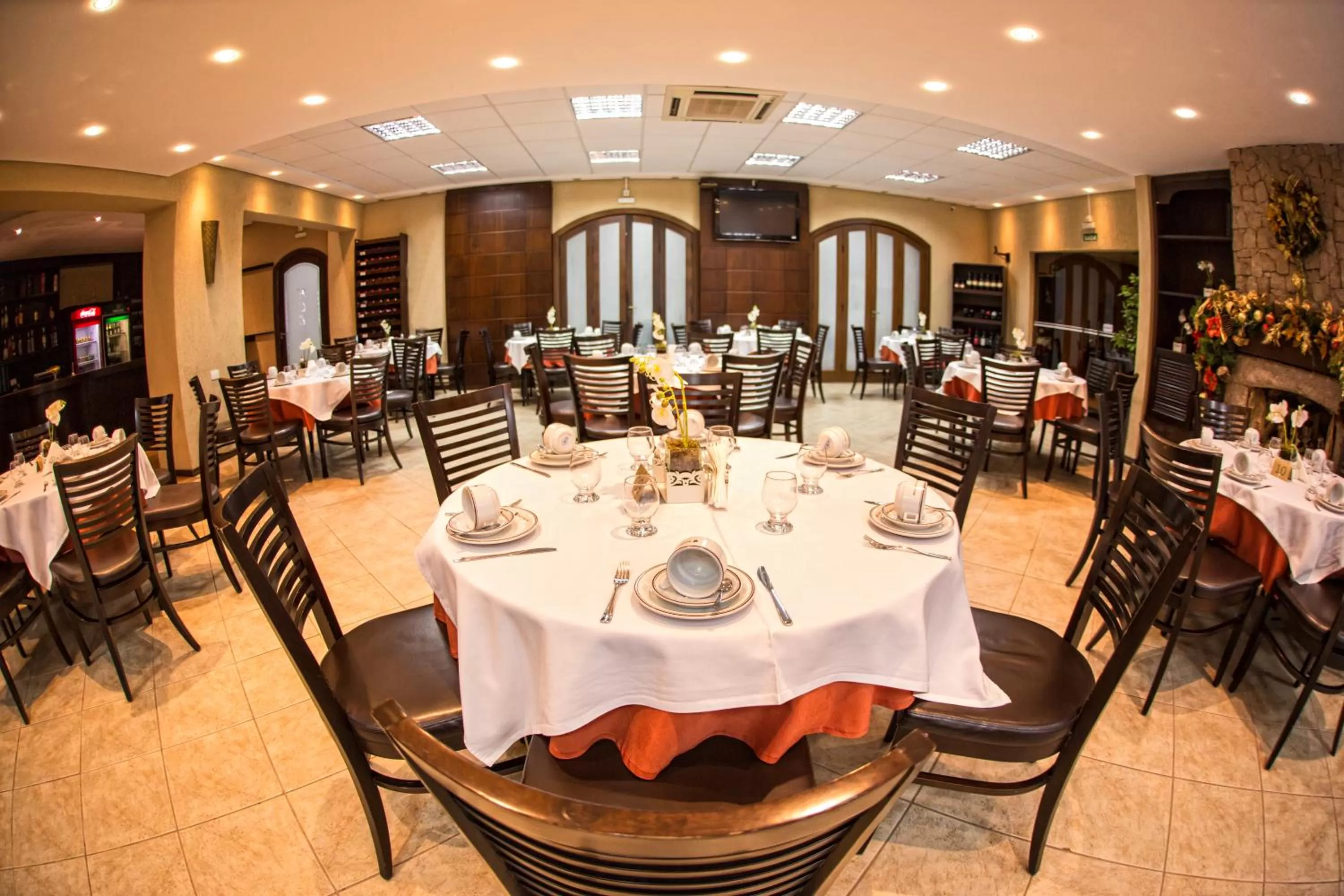 Dining area in Hotel Campo Largo Comfort