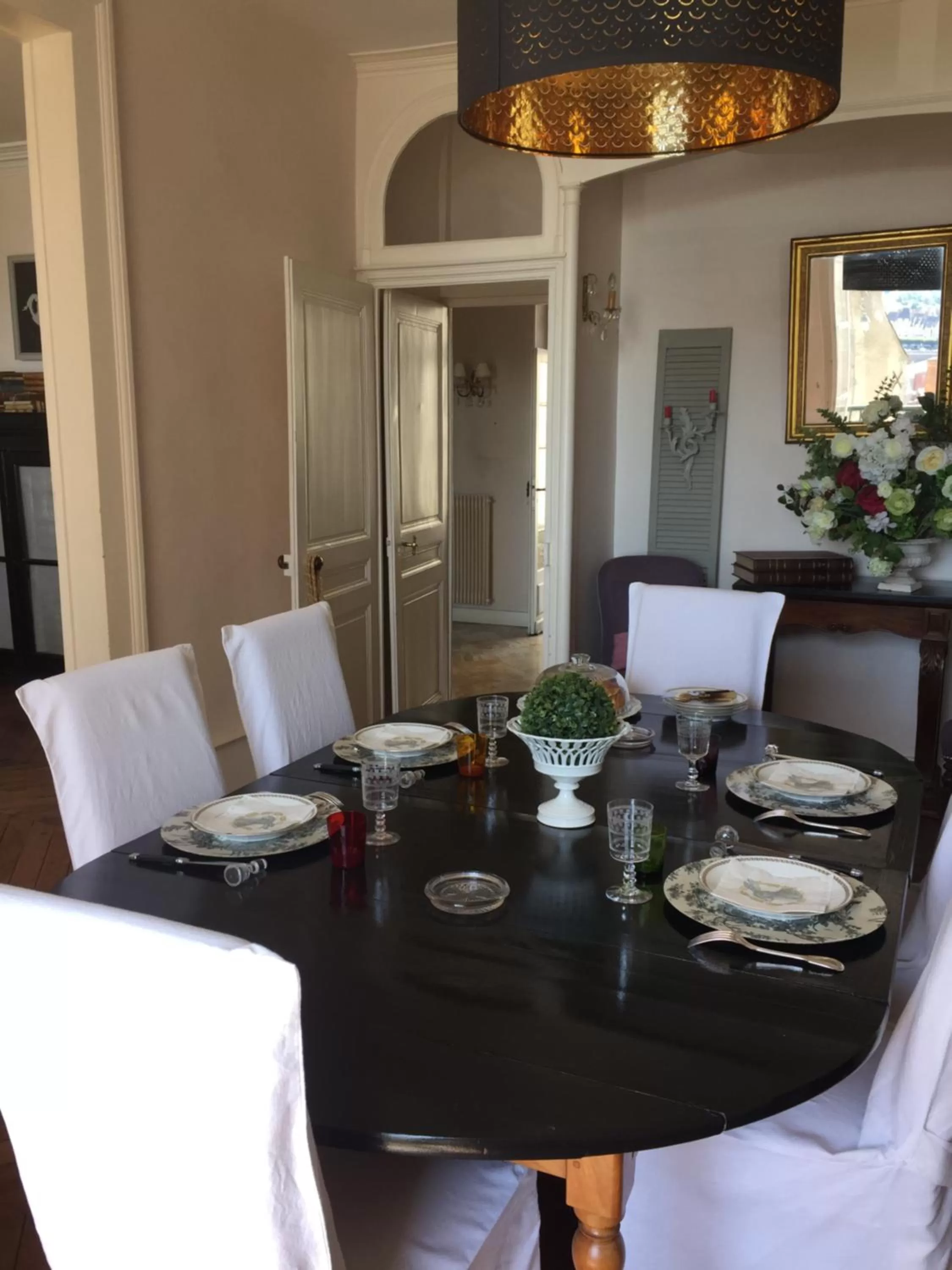 Dining area in Au 16 Place Saint Louis