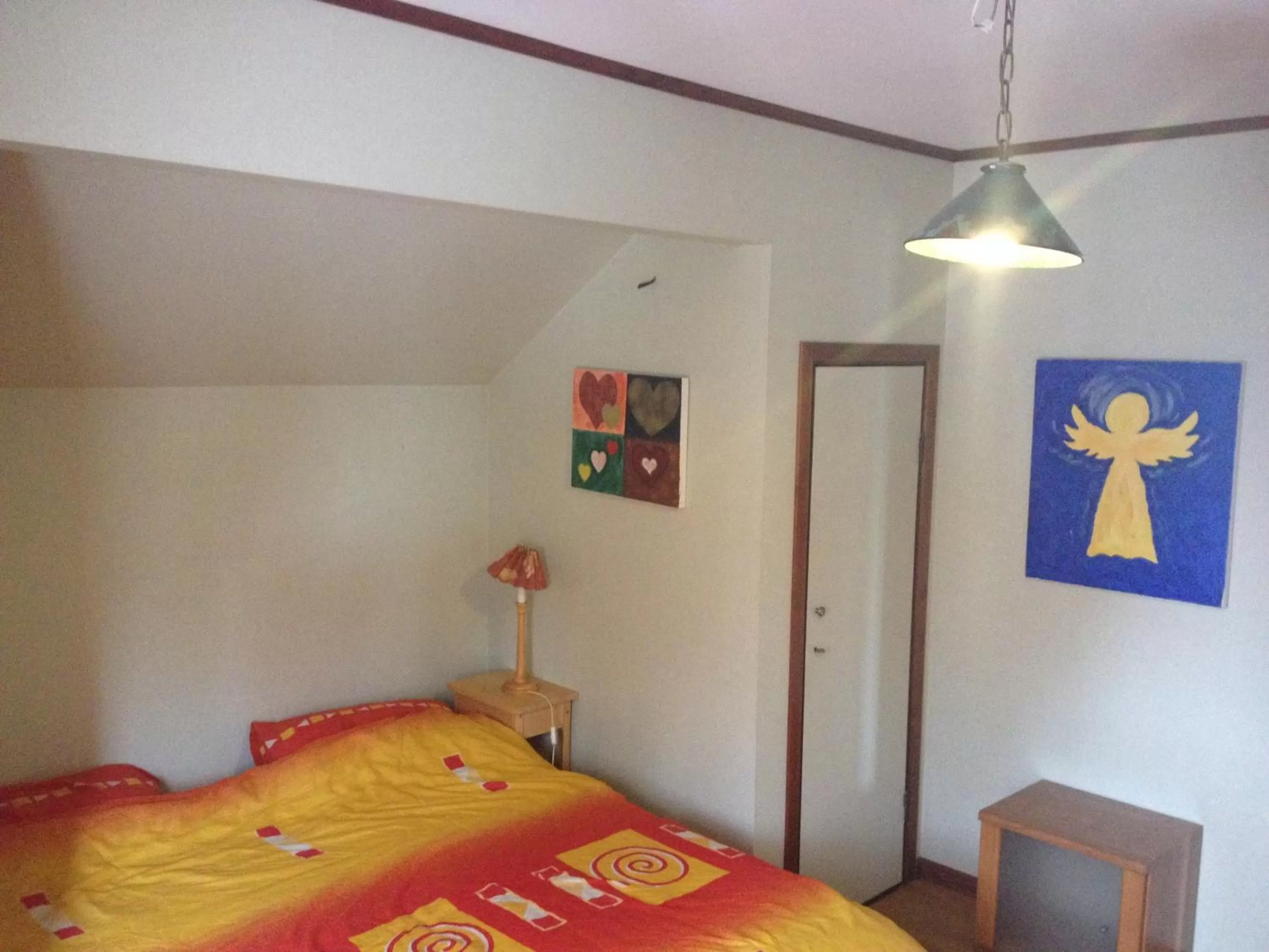 Twin Room with Shared Bathroom in Stop at The Cross