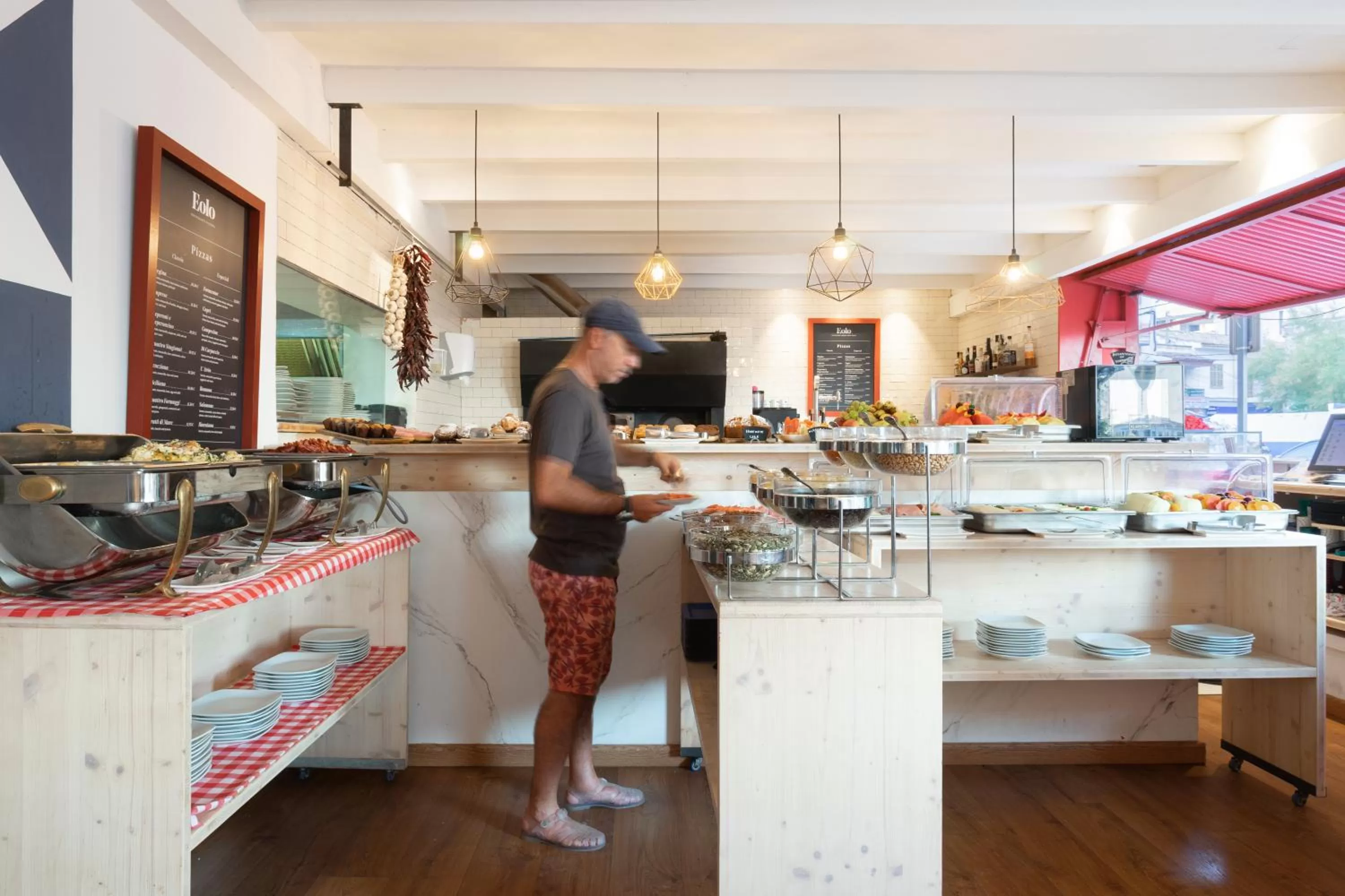 Restaurant/places to eat in Hotel Eolo