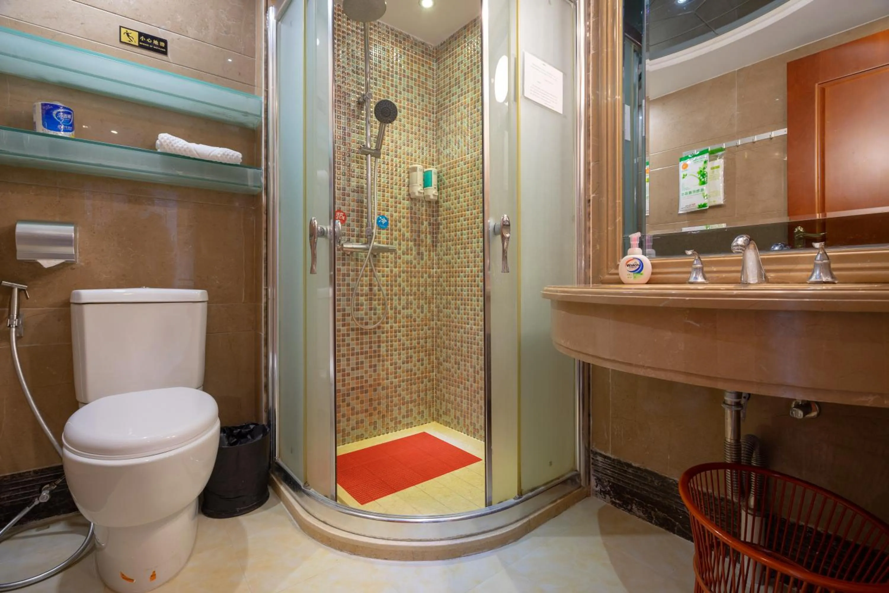 Shower in Guangzhou Hakka Apartment Beijing Road