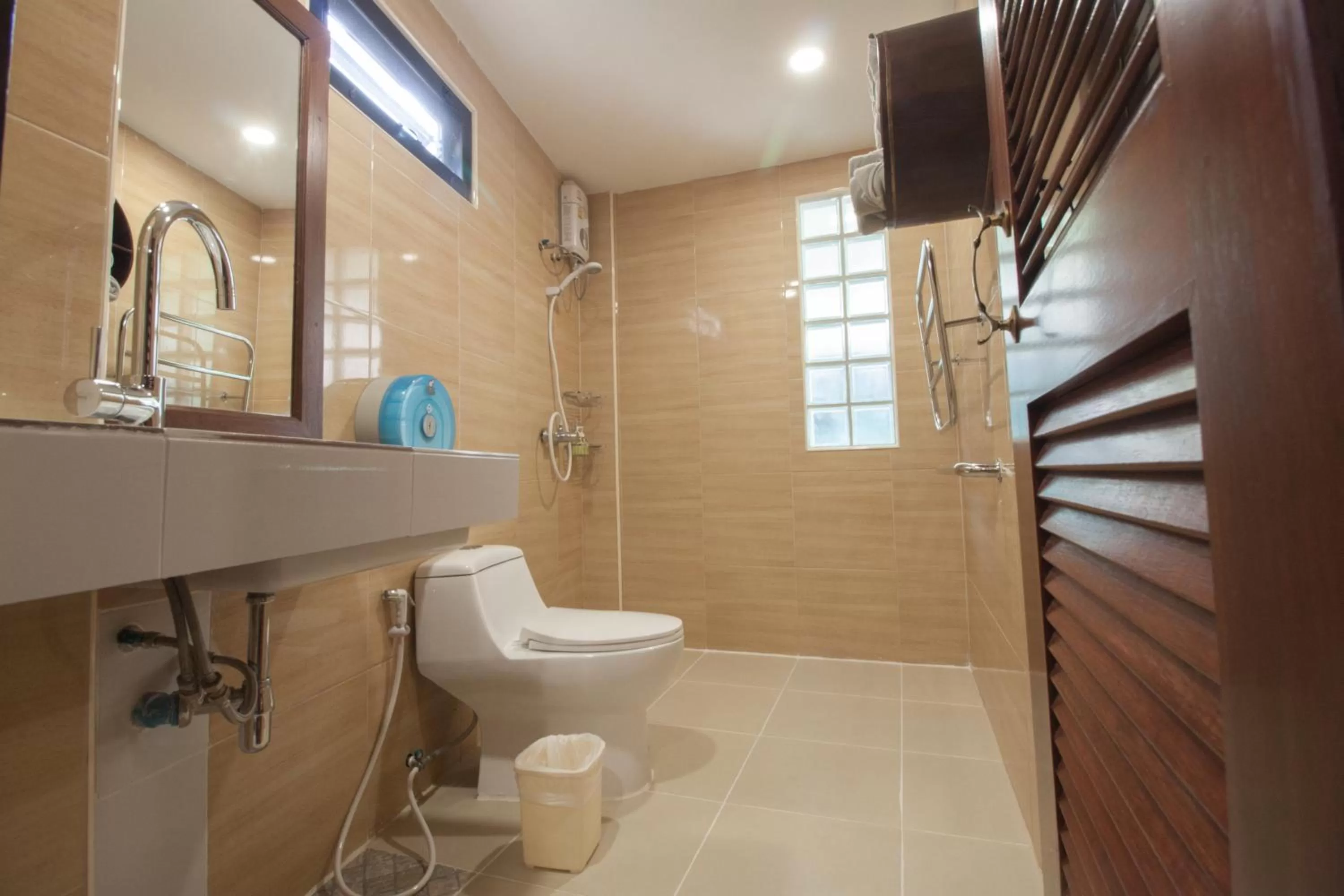 Shower in Chedi Home