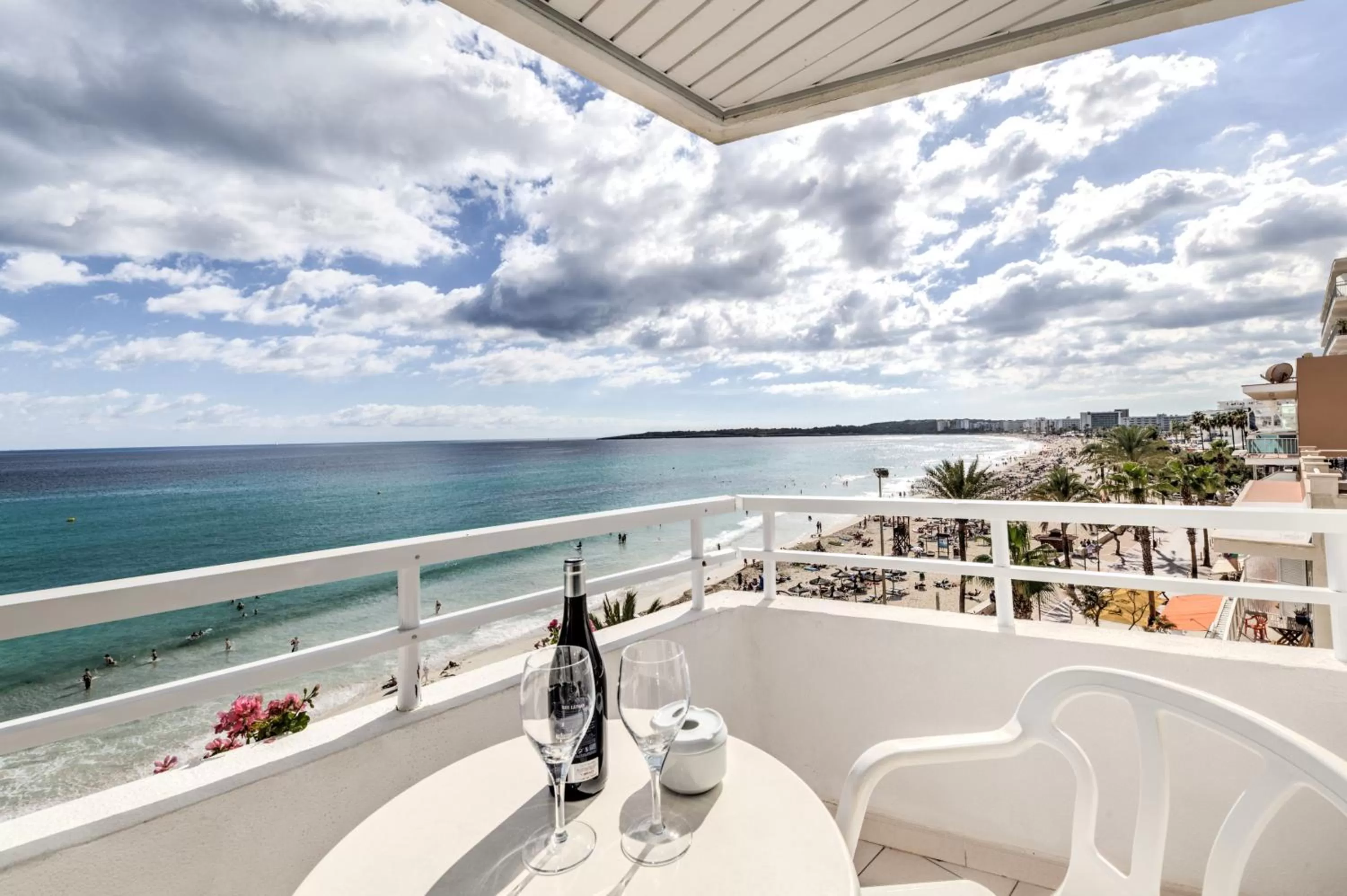 TV and multimedia in Hotel Voramar