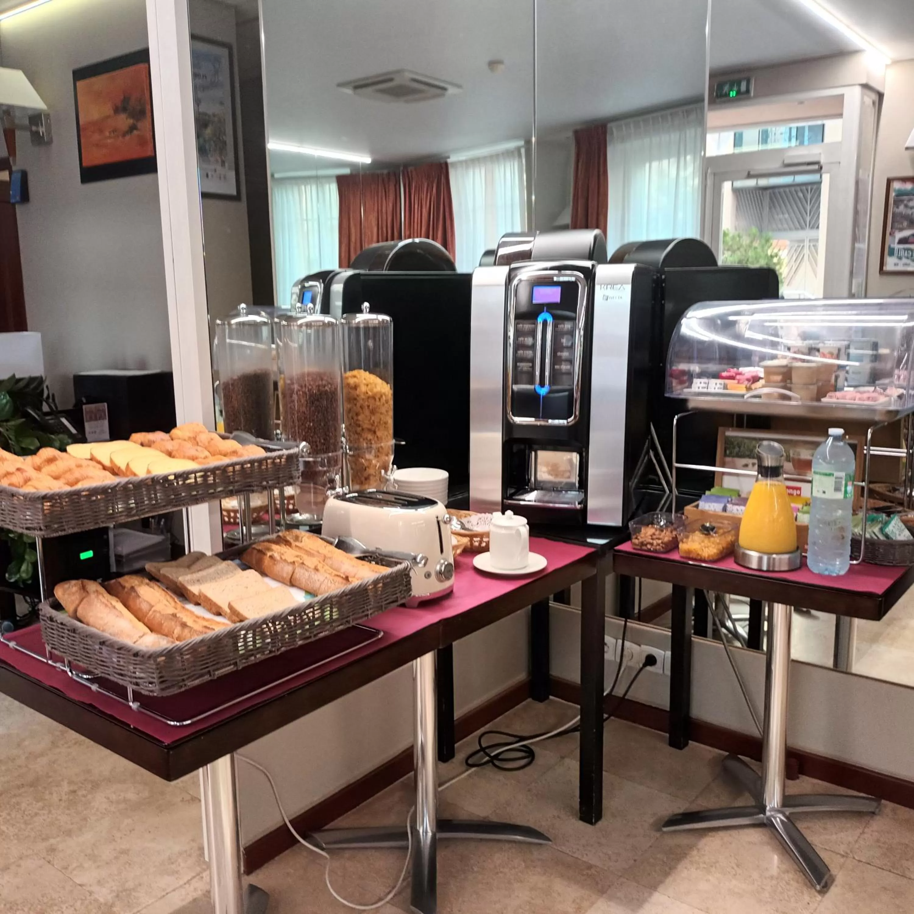 Buffet breakfast in Hotel Capitole