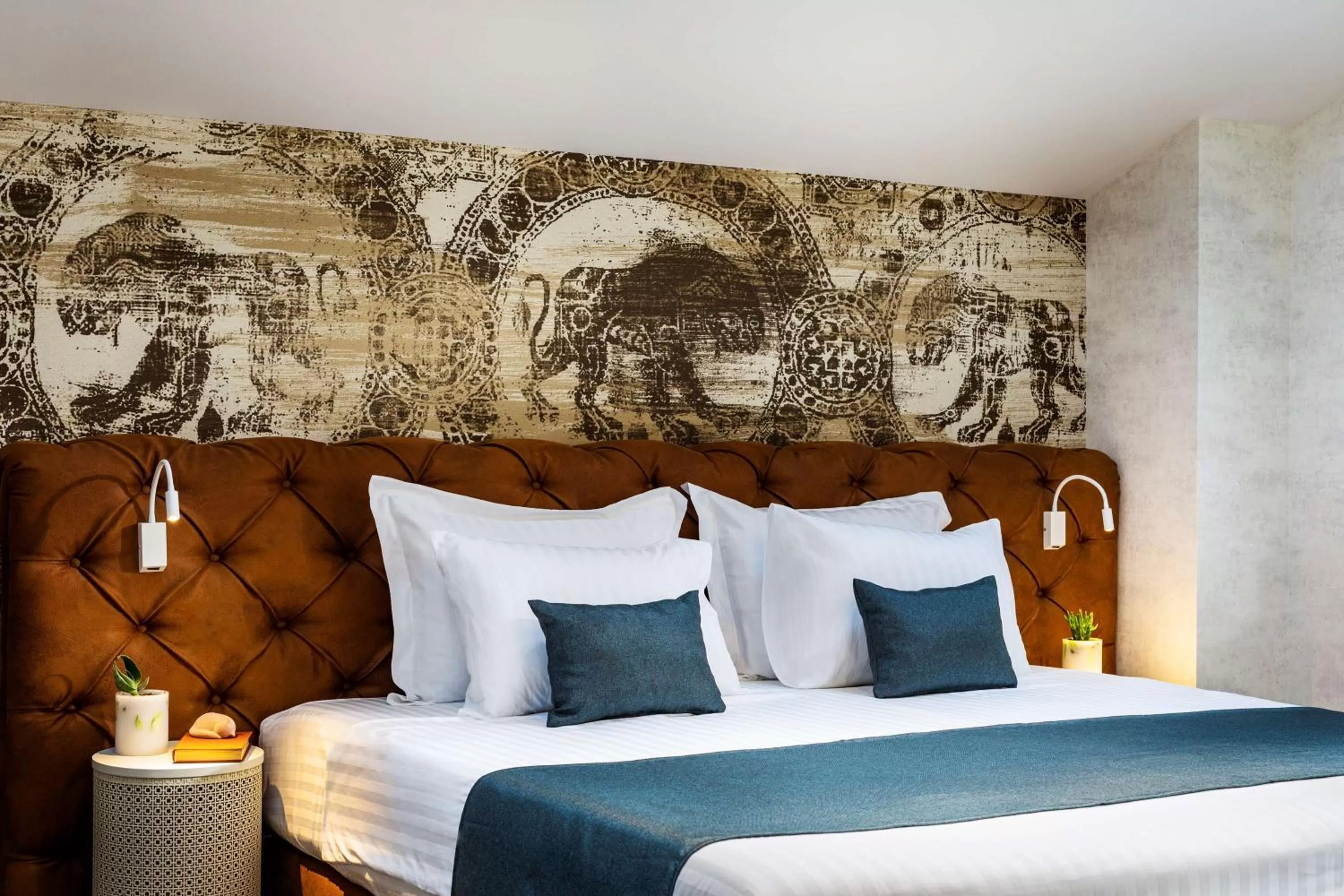 Photo of the whole room, Bed in Gallery 37 Powered by ASTON