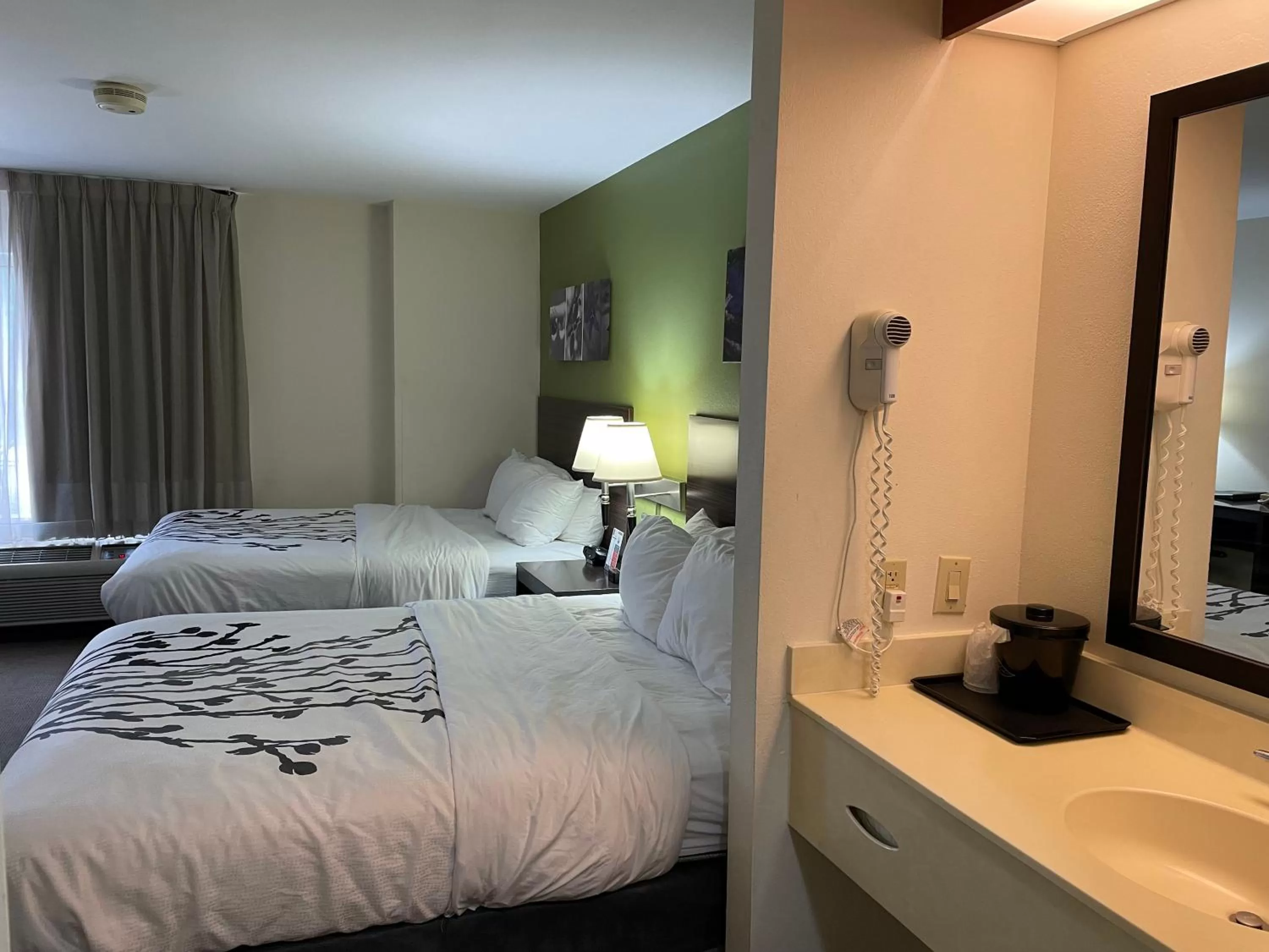 Bed in Sleep Inn Raleigh Durham Airport