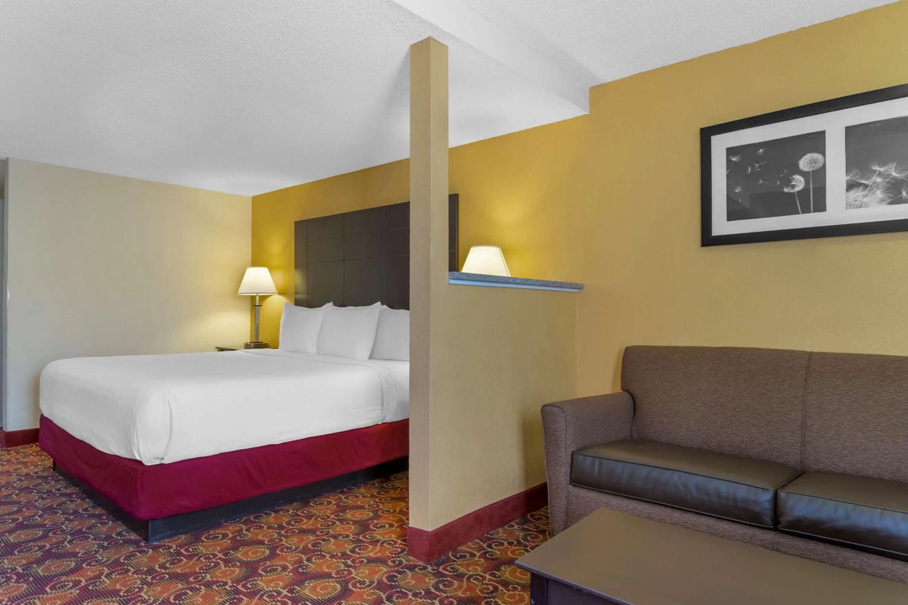 Bedroom, Bed in Best Western Benton Inn