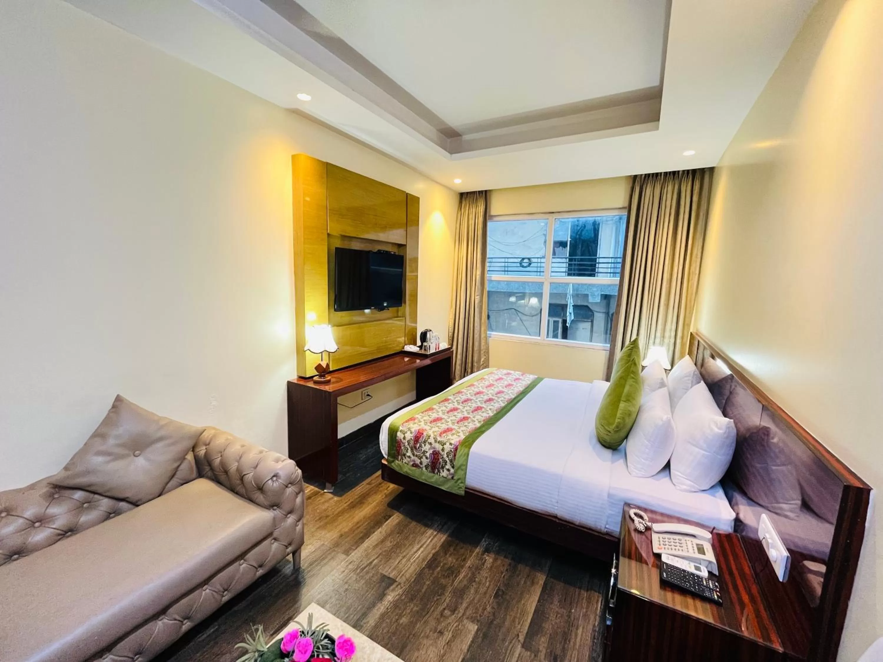 Bed in Hotel Banz near Delhi Airport
