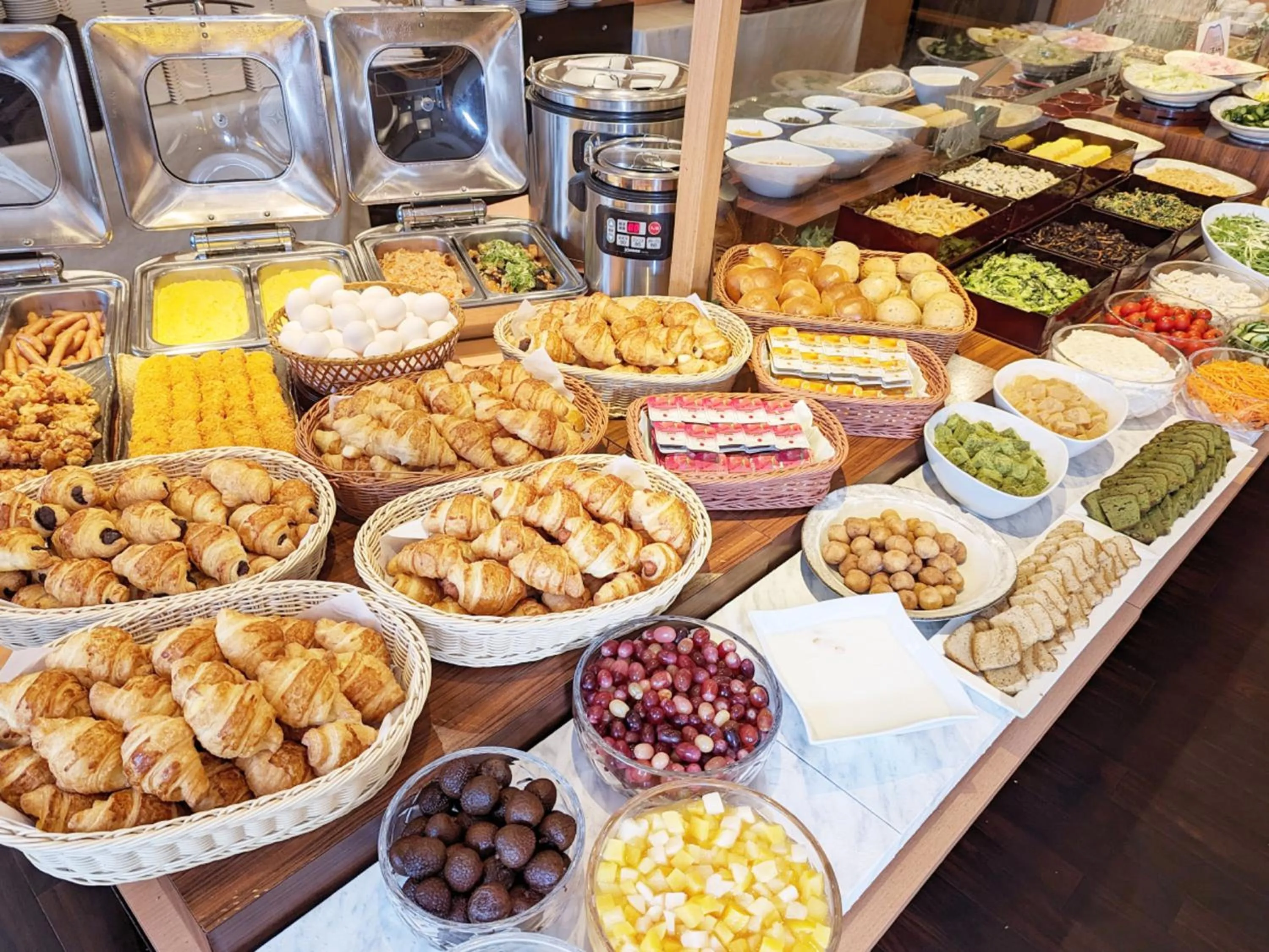 Buffet breakfast in El Inn Kyoto