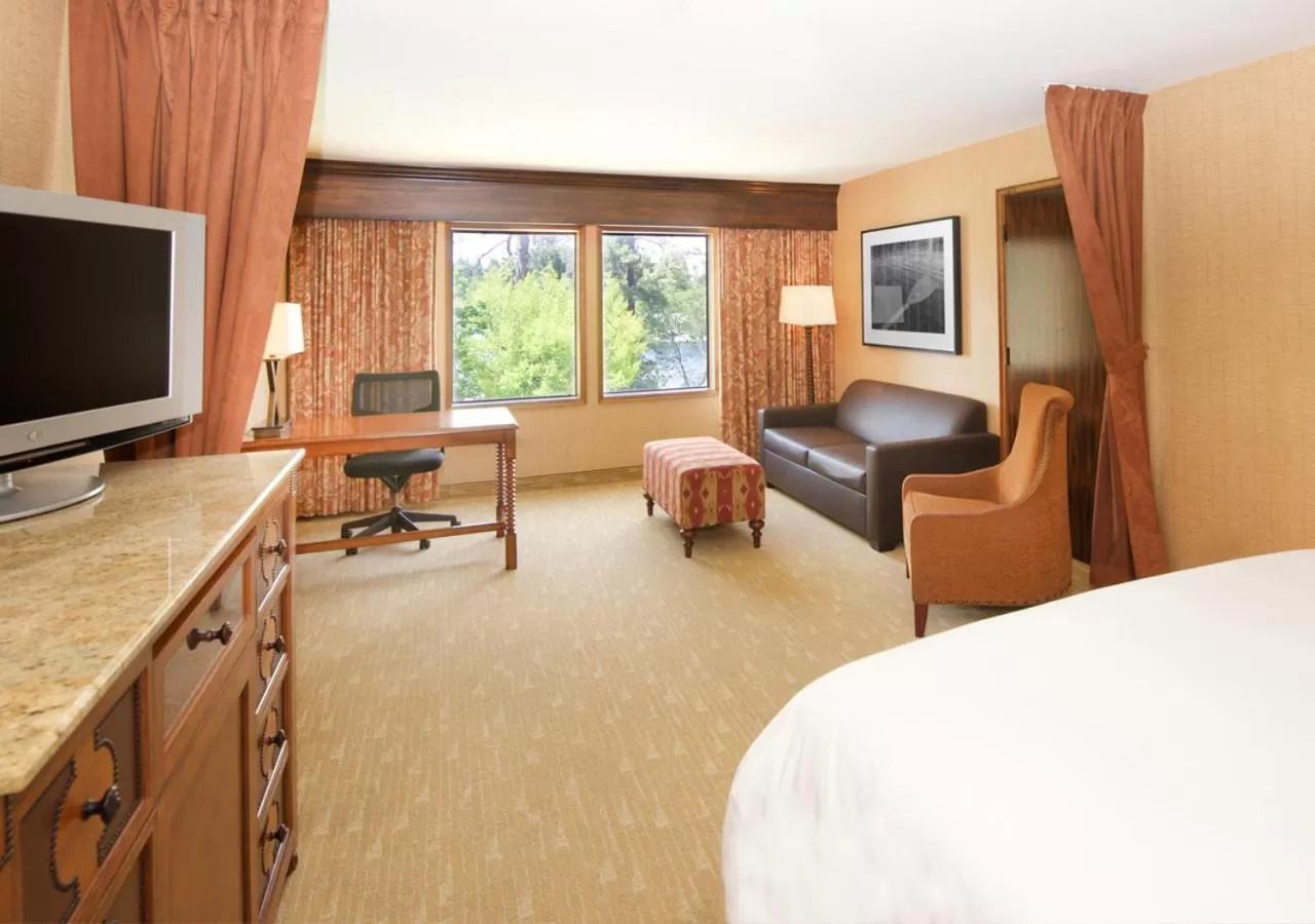 Bed in Lake Arrowhead Resort & Spa