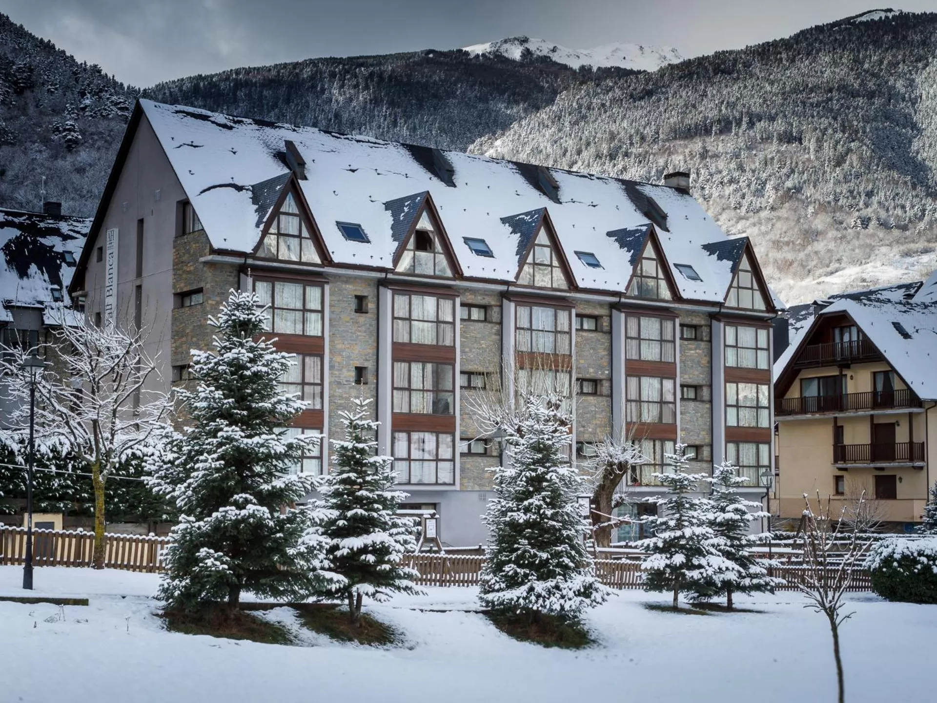 Property building in Aparthotel La Vall Blanca