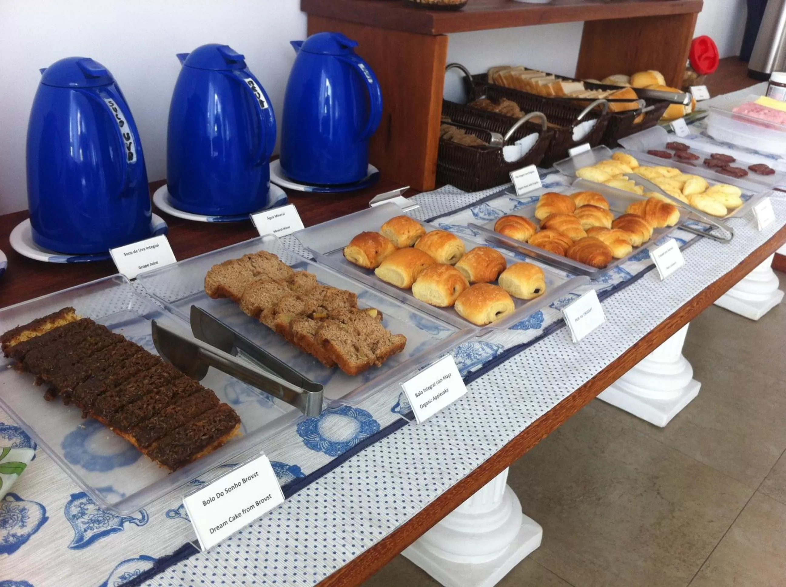 Food and drinks in The Hyperion Boutique Hotel