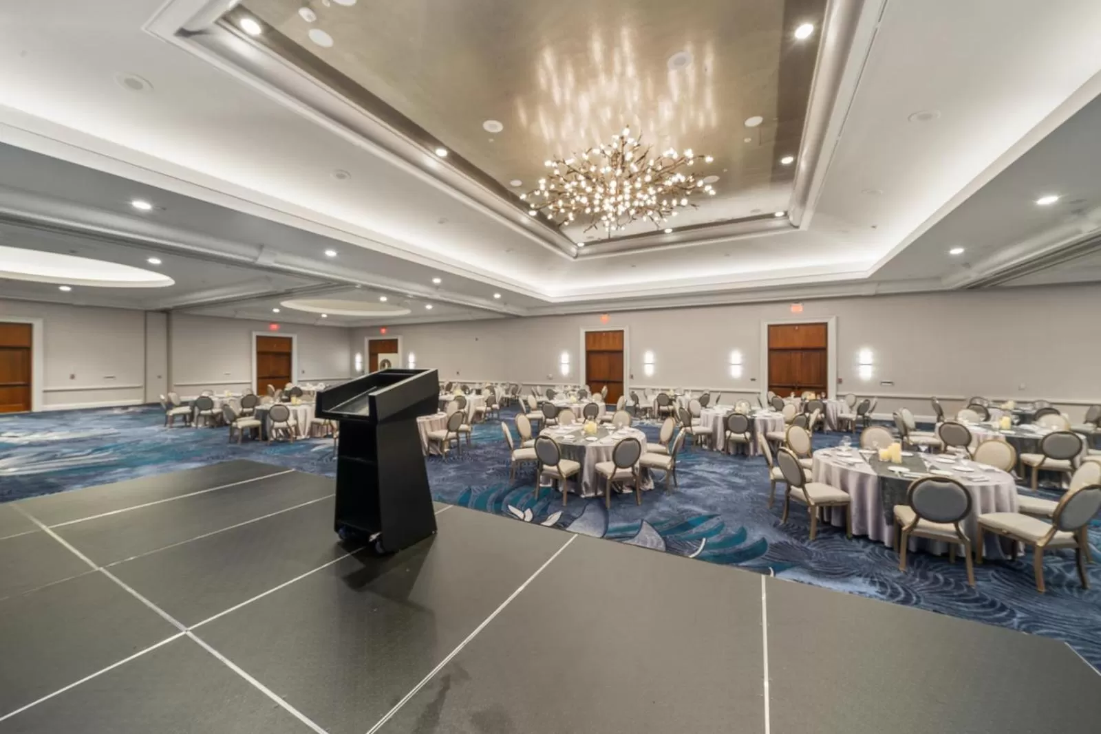 Evening entertainment in Fairmont Kea Lani, Maui