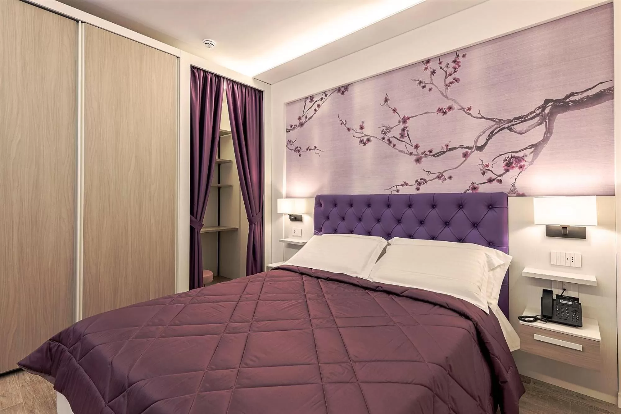 Photo of the whole room, Bed in Petit Hotel