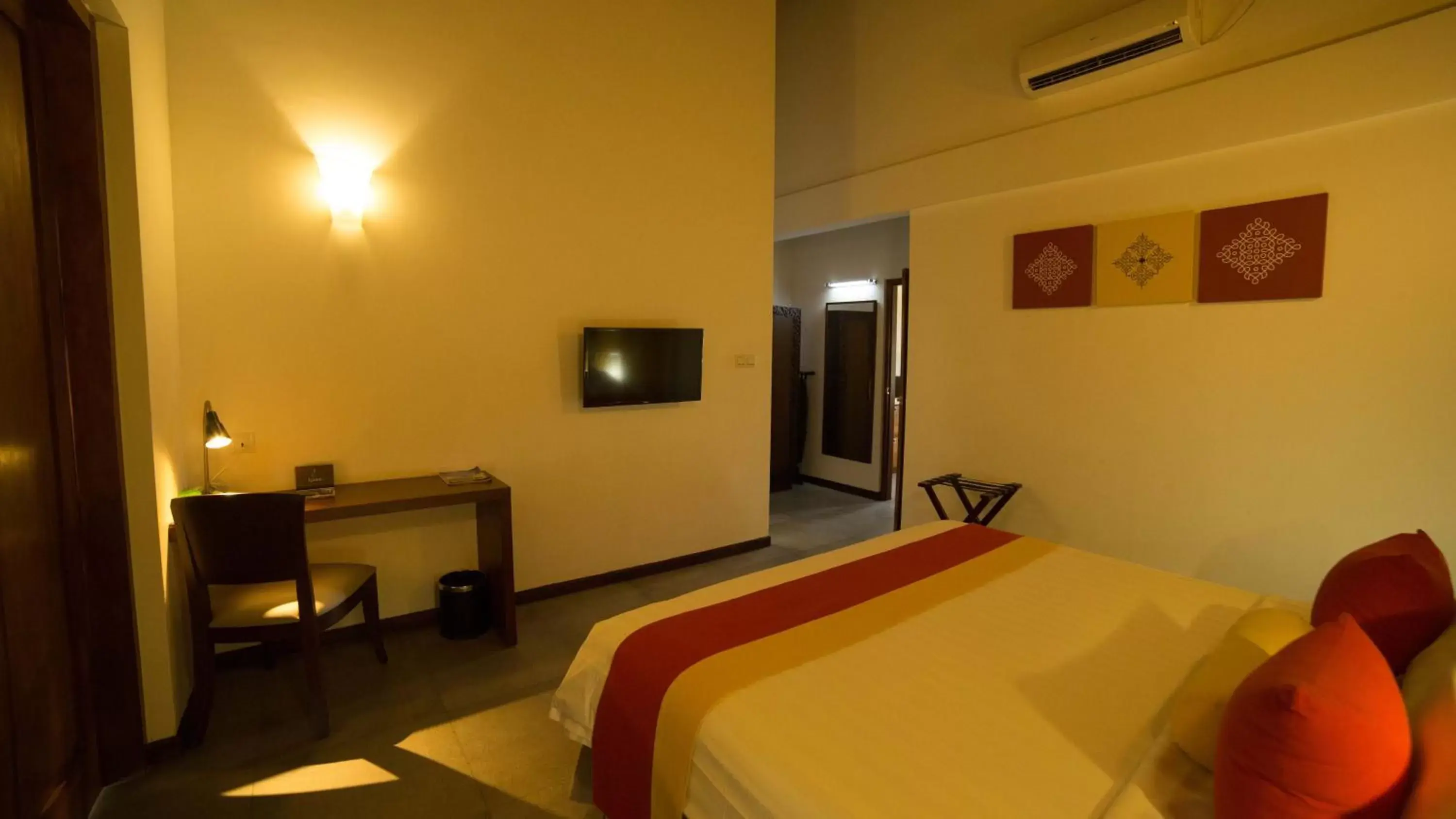 One-Bedroom Deluxe Suite with Kitchenette & Balcony - single occupancy in The Thinnai - All-Suites Boutique Hotel One-Bedroom Deluxe Suite with Kitchenette & Balcony - single occupancy in The Thinnai - All-Suites Boutique Hotel