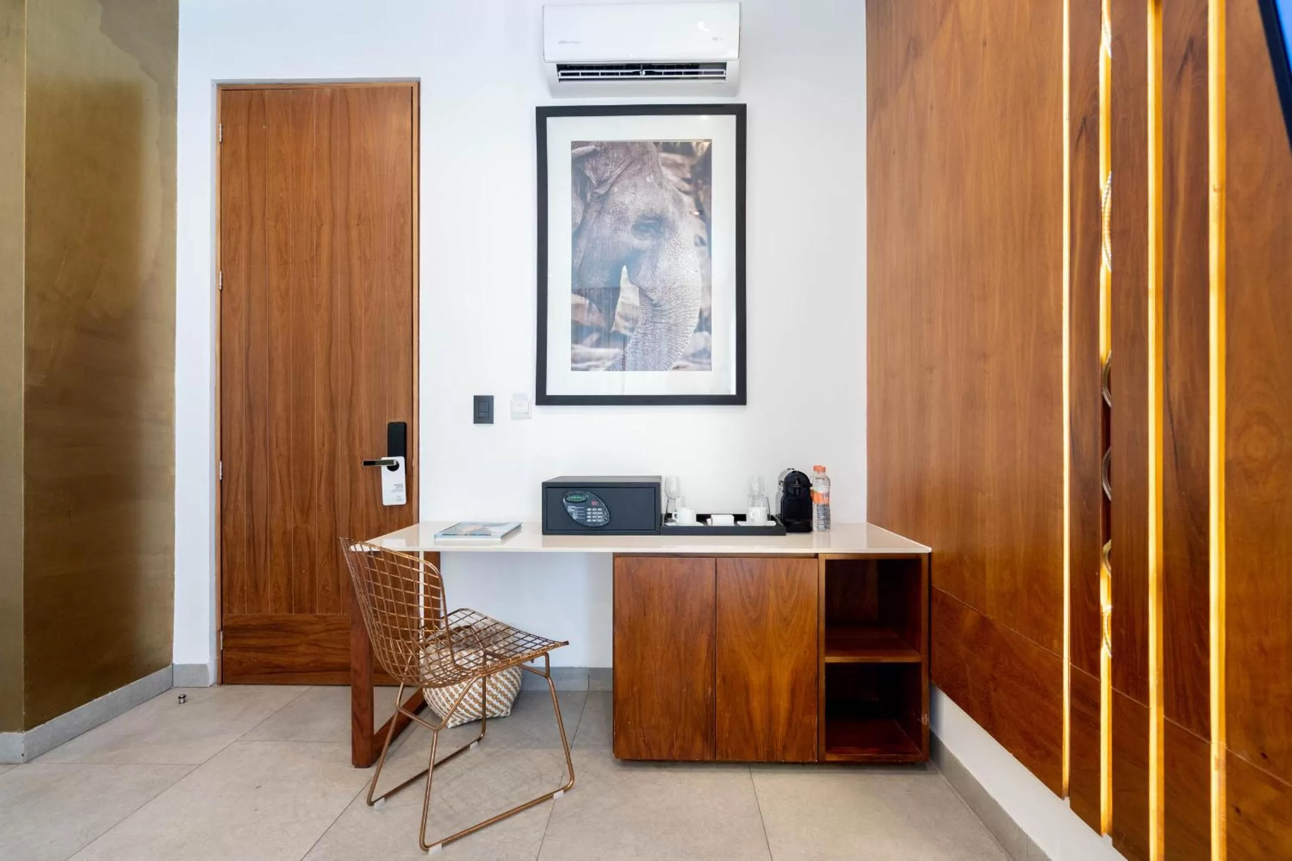 Area and facilities in IT Boutique Hotel & Restaurant