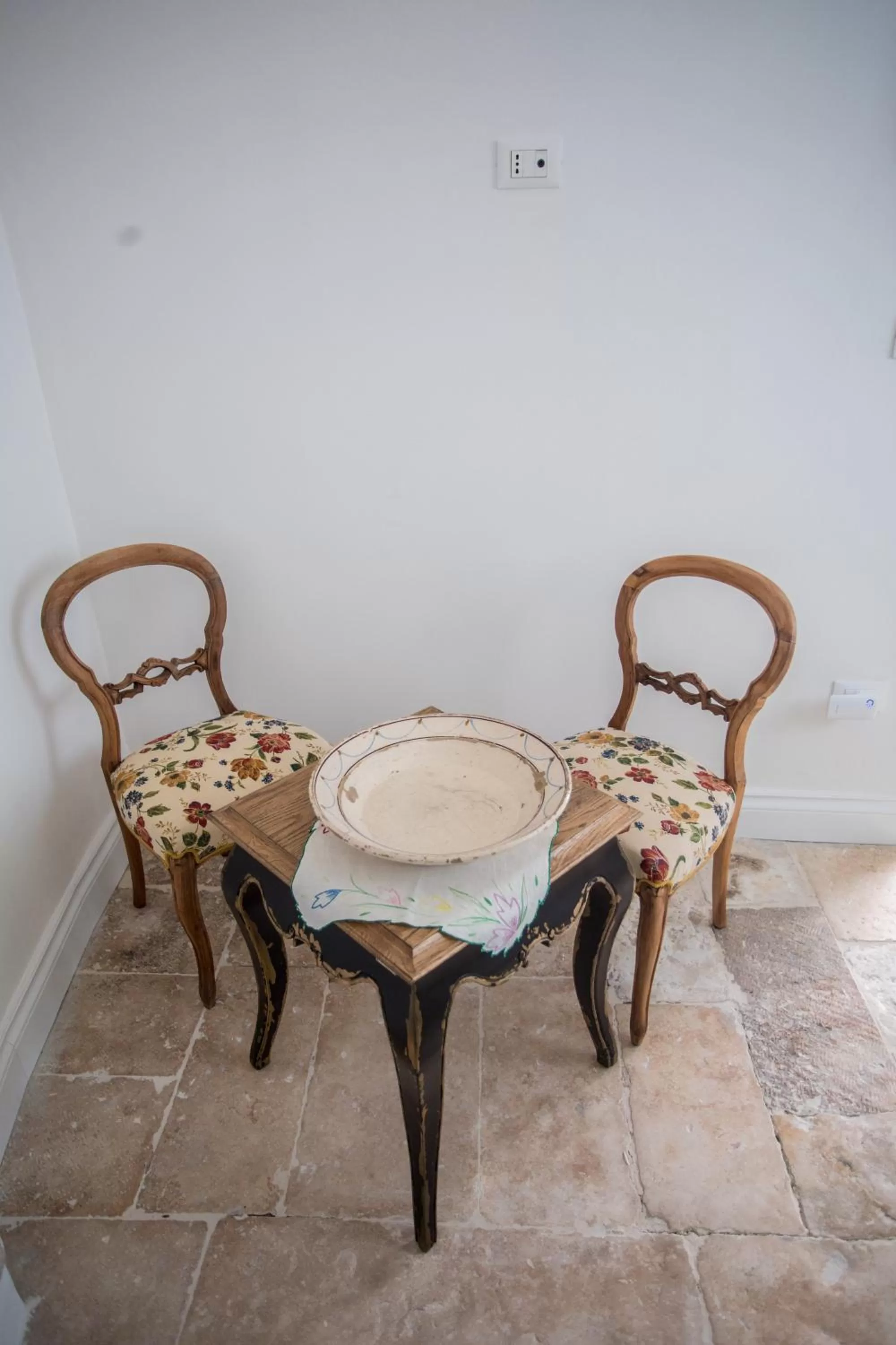 Communal lounge/ TV room in Palazzo Siena De Facendis