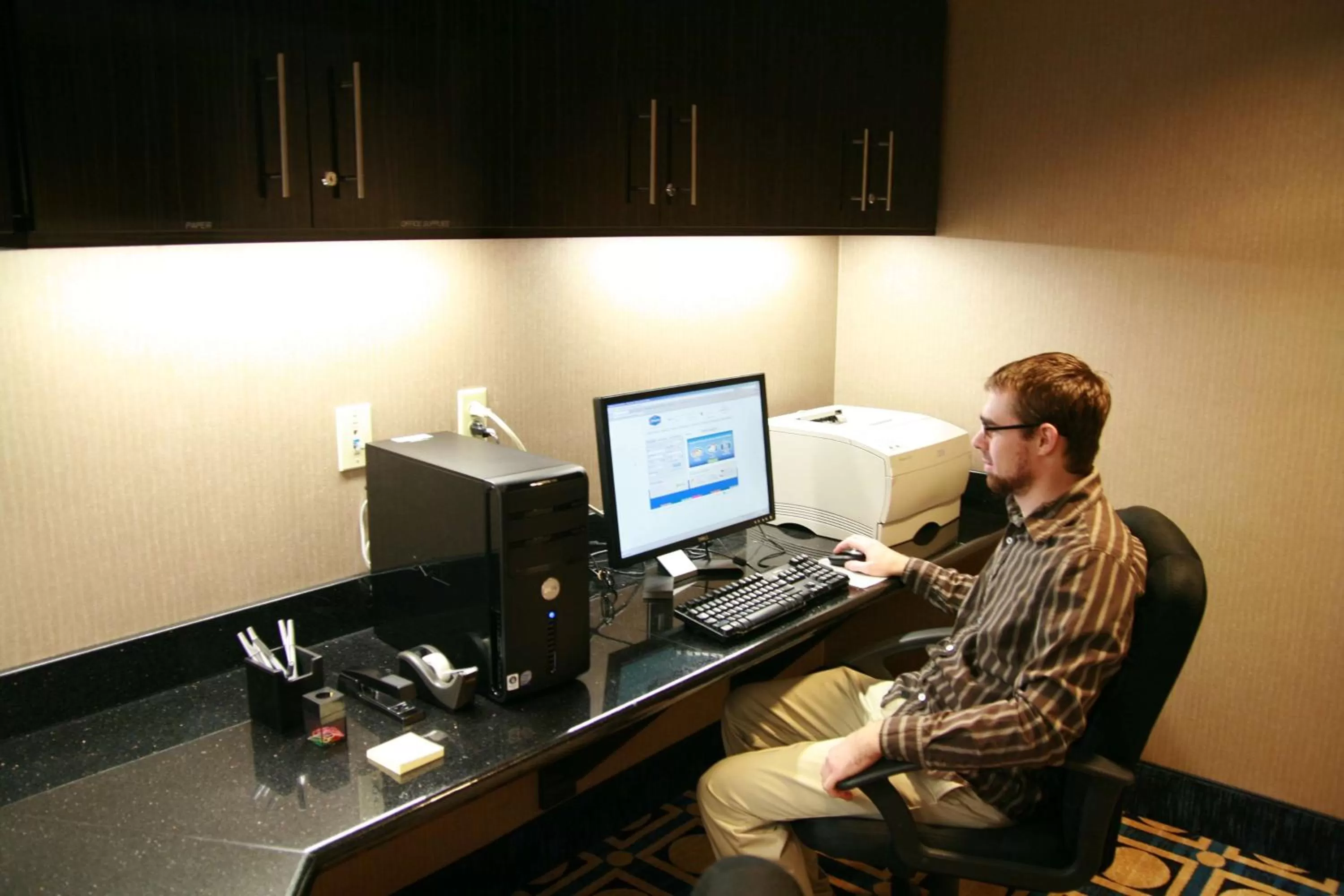 Business facilities in Hampton Inn Topeka