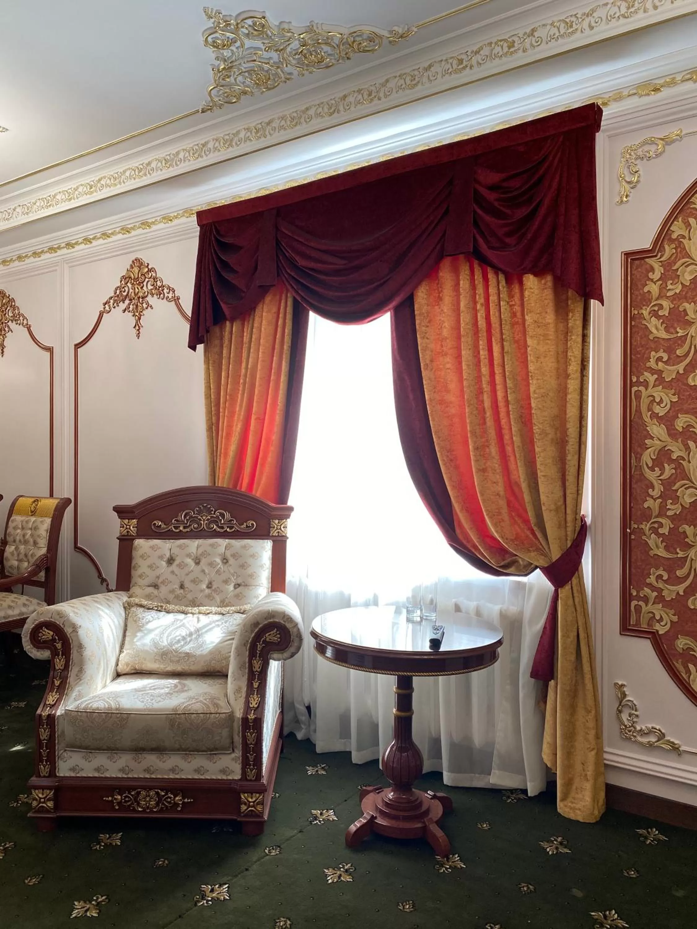 Living room, Seating Area in Lion Hotel