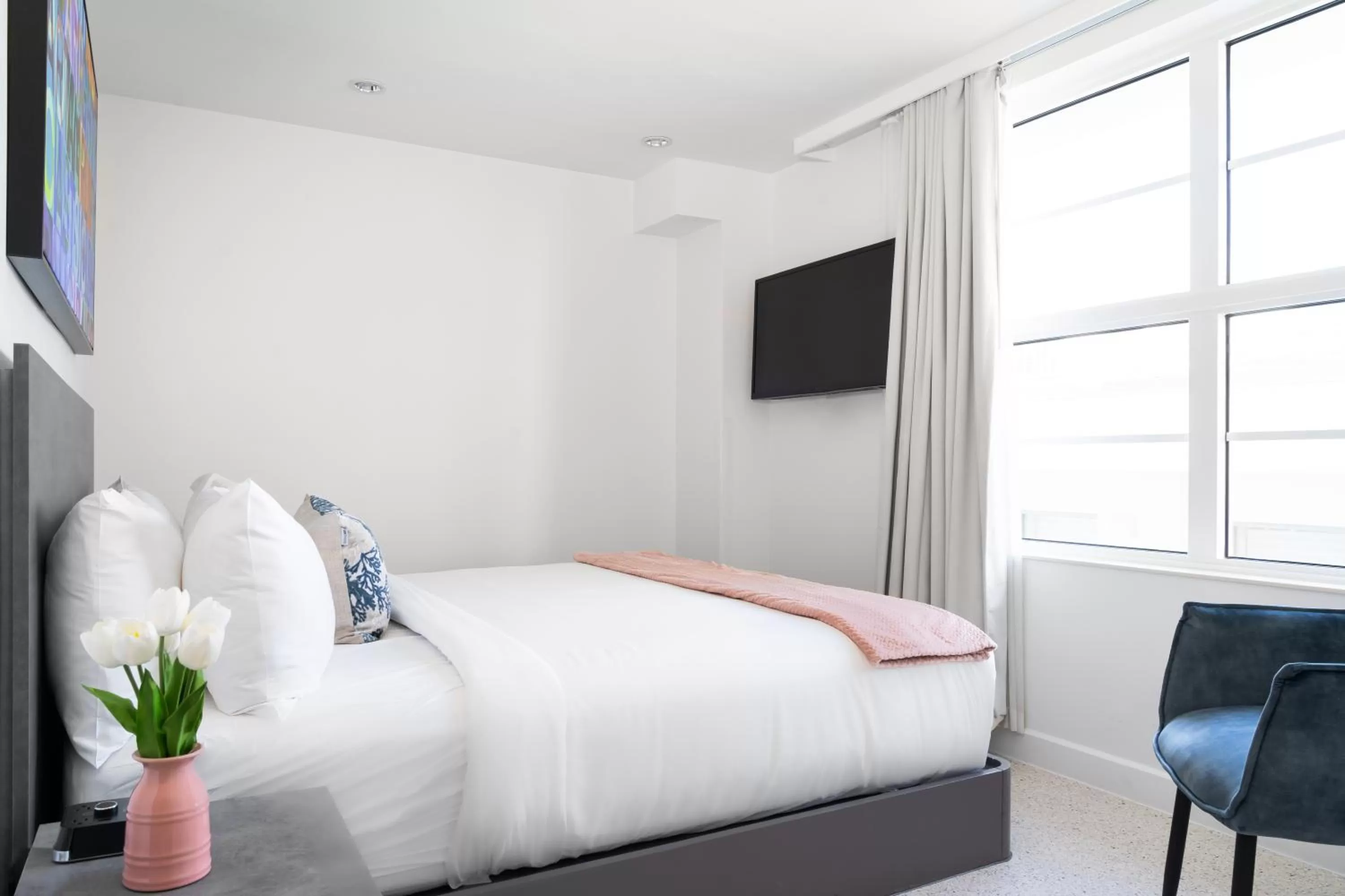 Bed in Clevelander Hotel