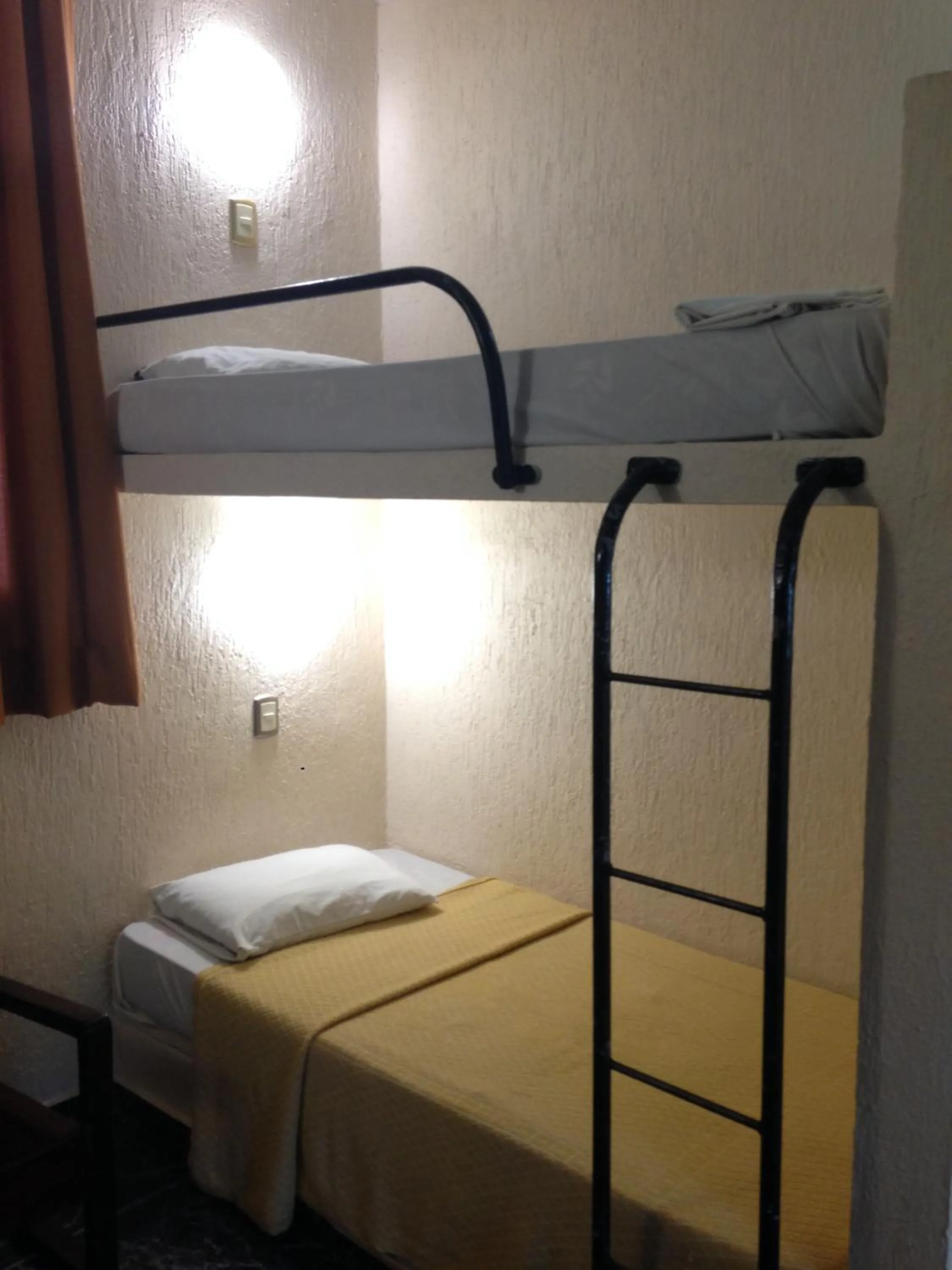 bunk bed in Hotel Moreno