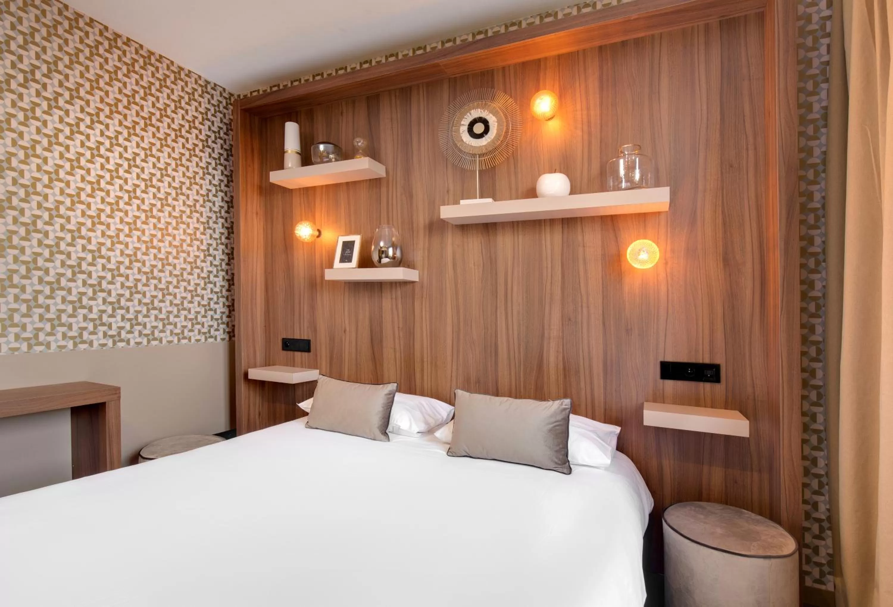 Bed in Hôtel Montmorency & Spa