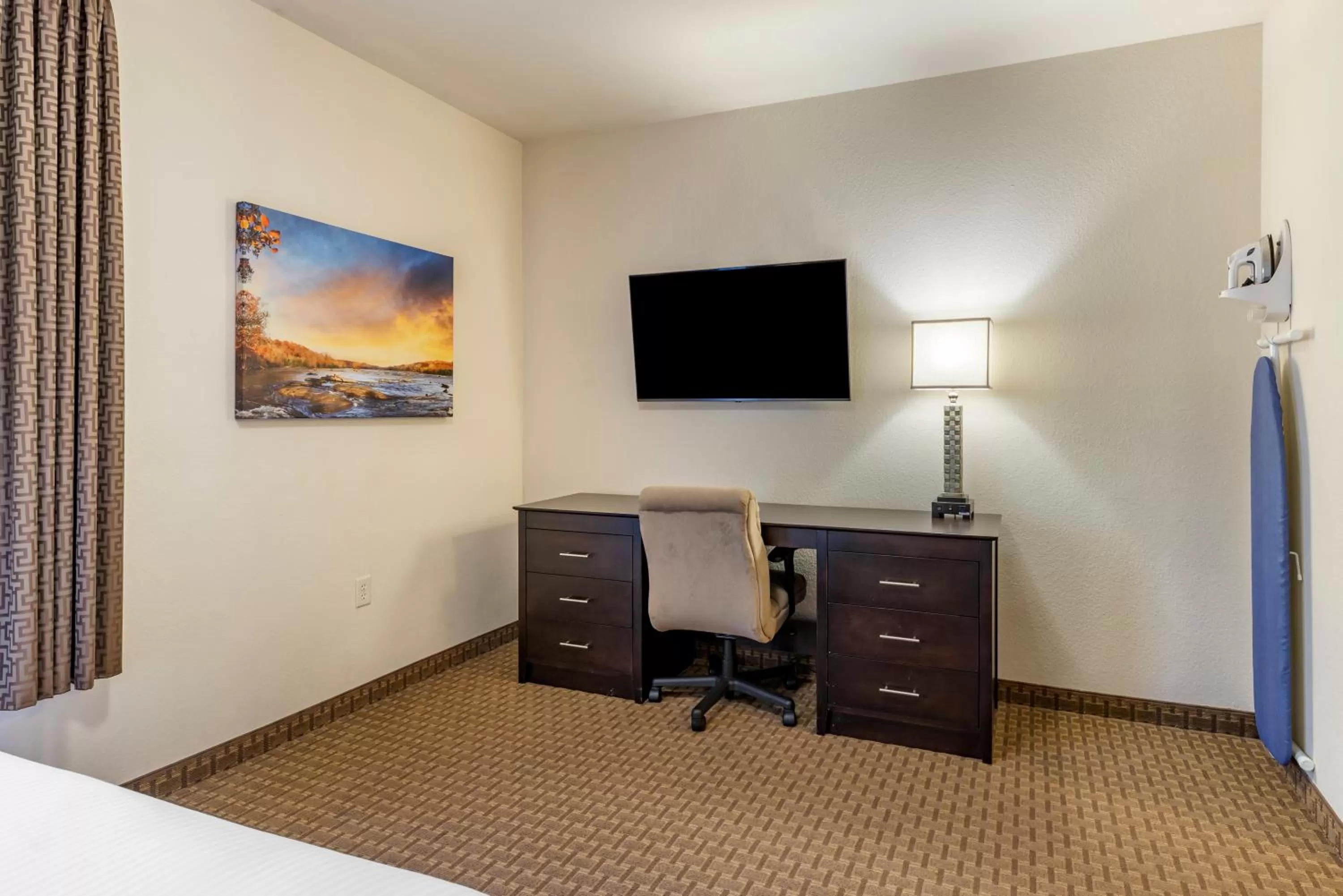 TV and multimedia, TV/Entertainment Center in Stay-Over Suites - Fort Gregg-Adams Area