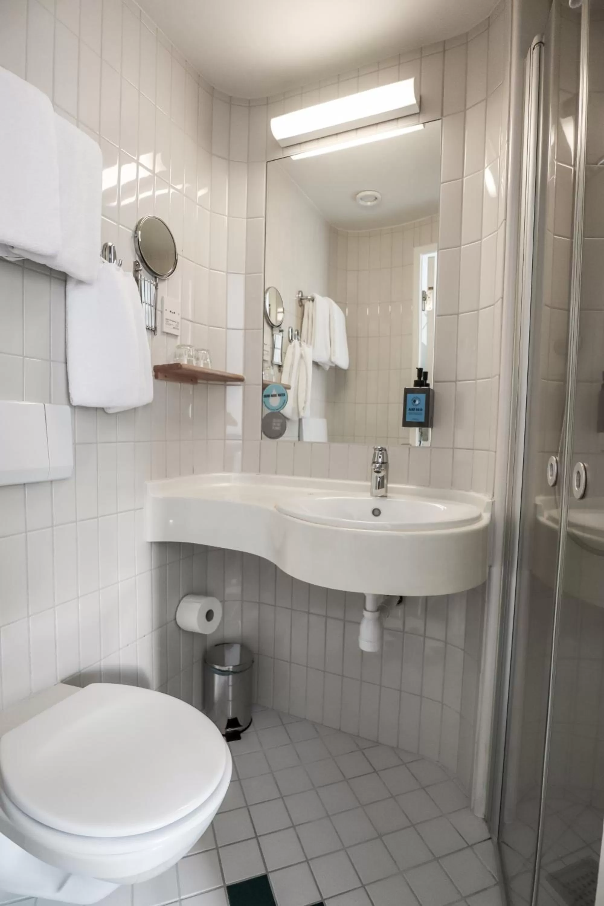 Shower in Comfort Hotel Malmö