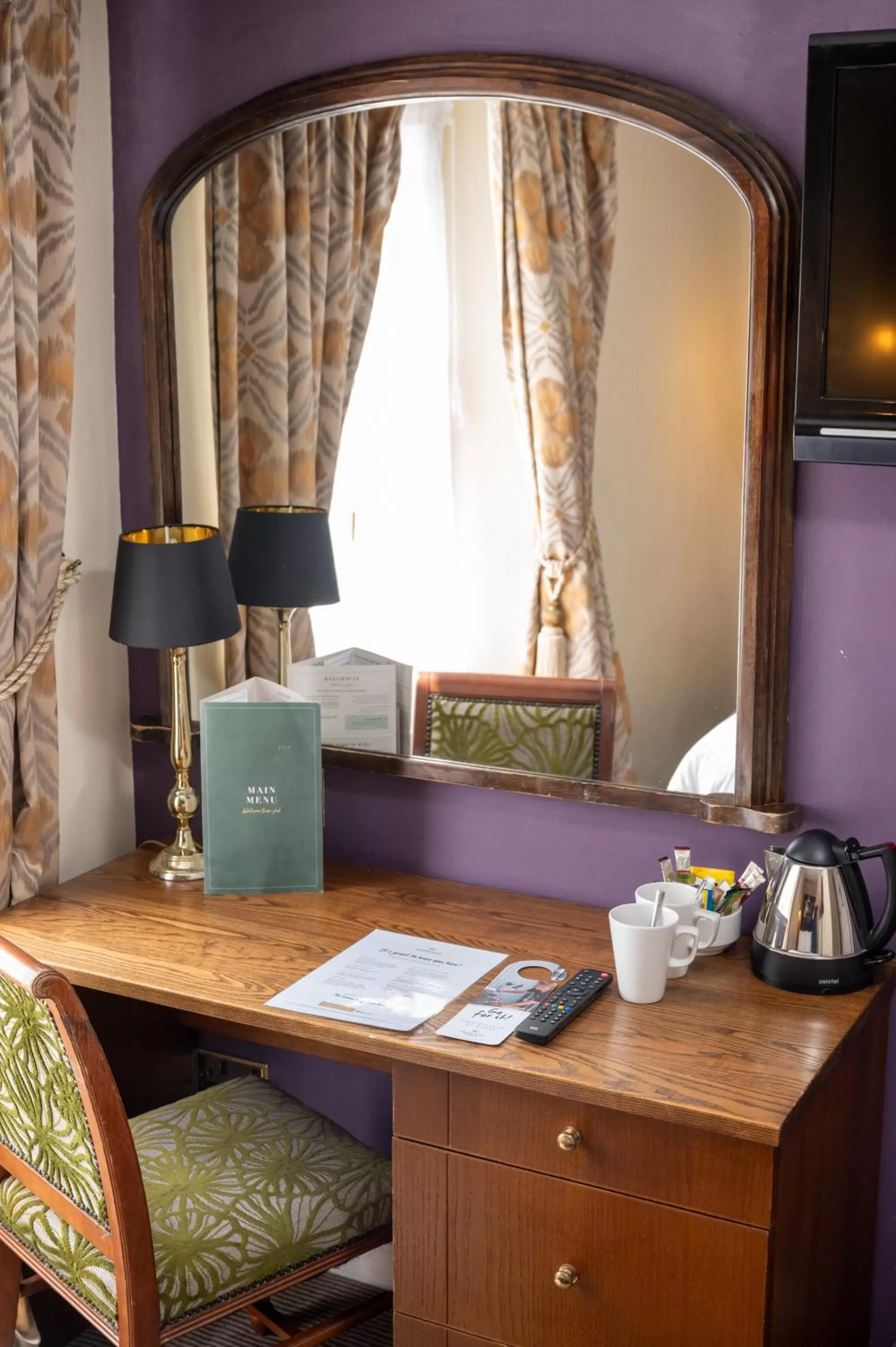 Bedroom in Antelope by Greene King Inns