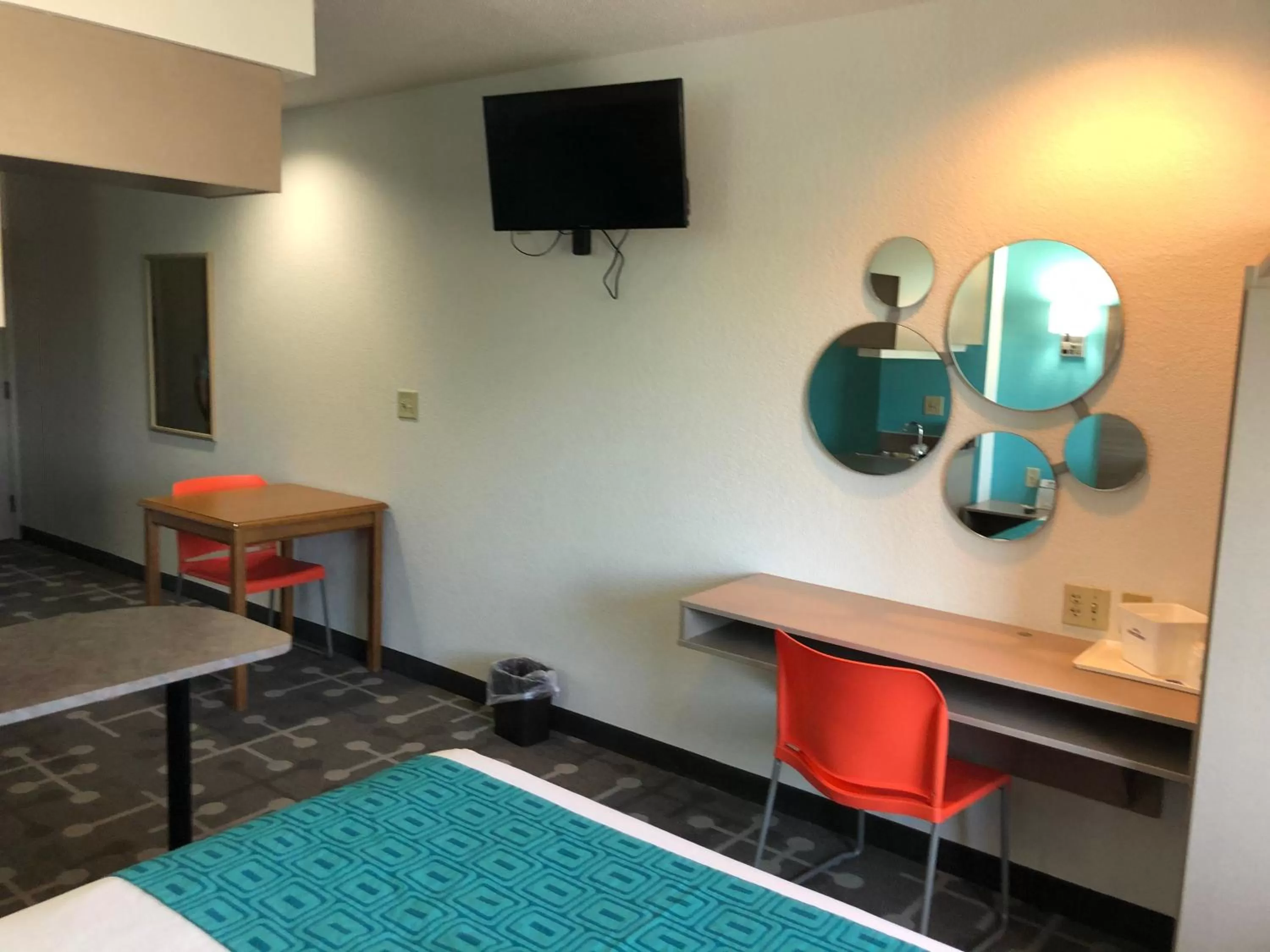 Red Lion Inn & Suites Elk Grove Village