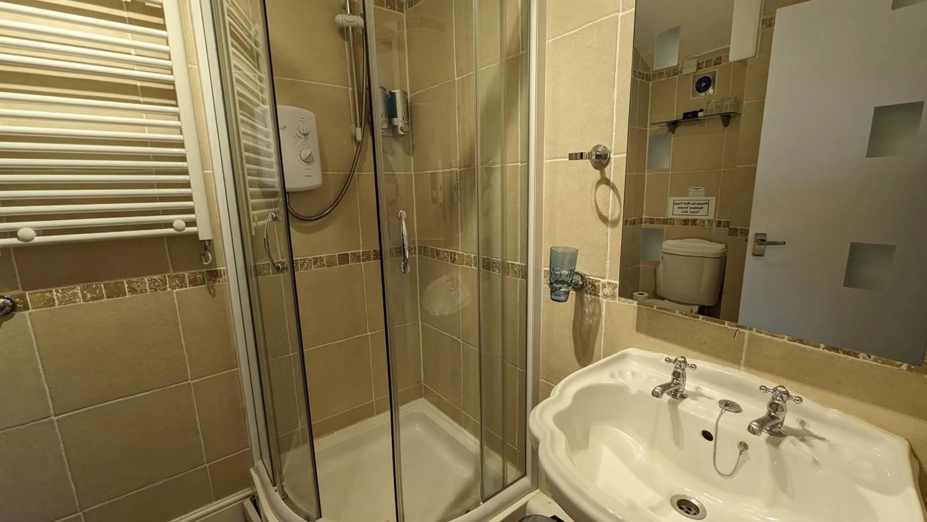 Shower in Ivybridge Guesthouse