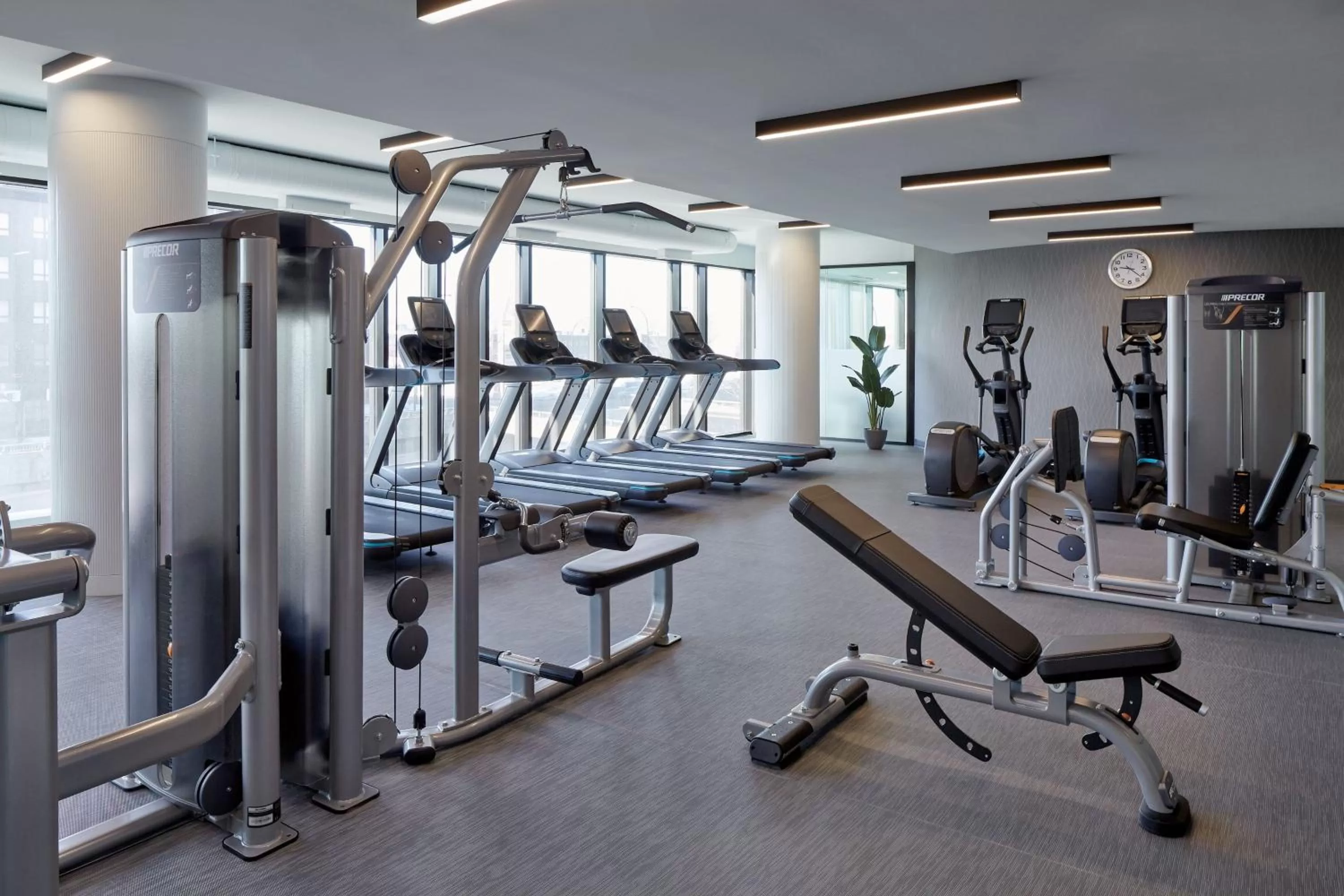 Fitness centre/facilities in Residence Inn Montreal Midtown