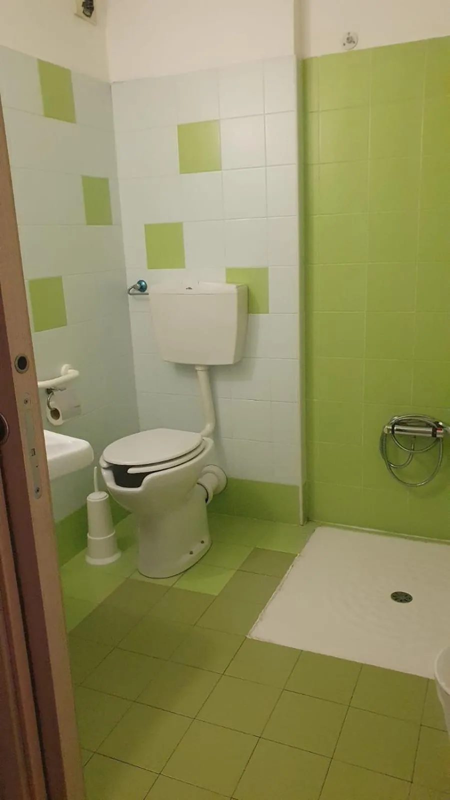 Toilet in Hotel Sharing