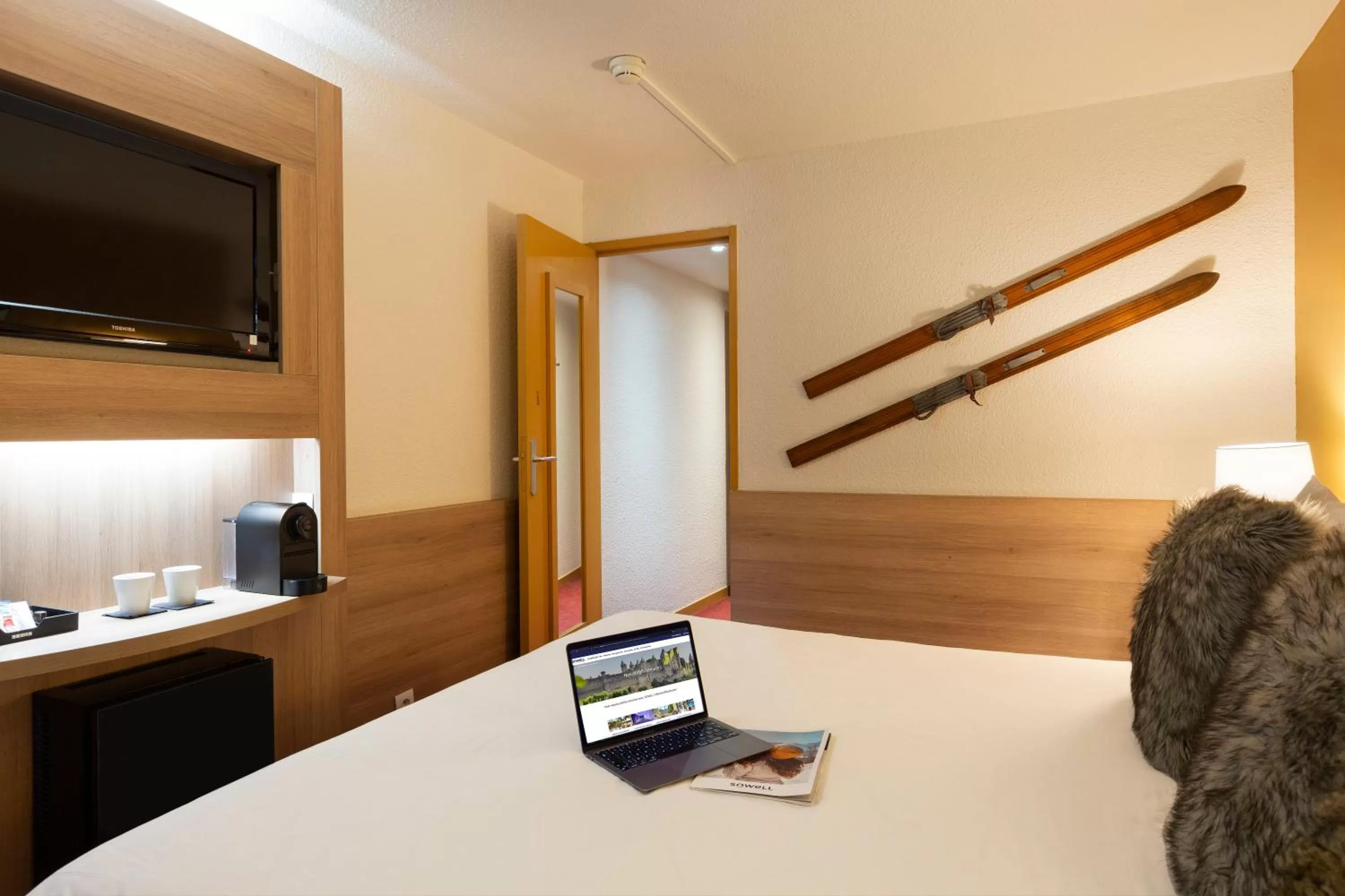 Bedroom, Bed in SOWELL HOTELS Mont Blanc et SPA