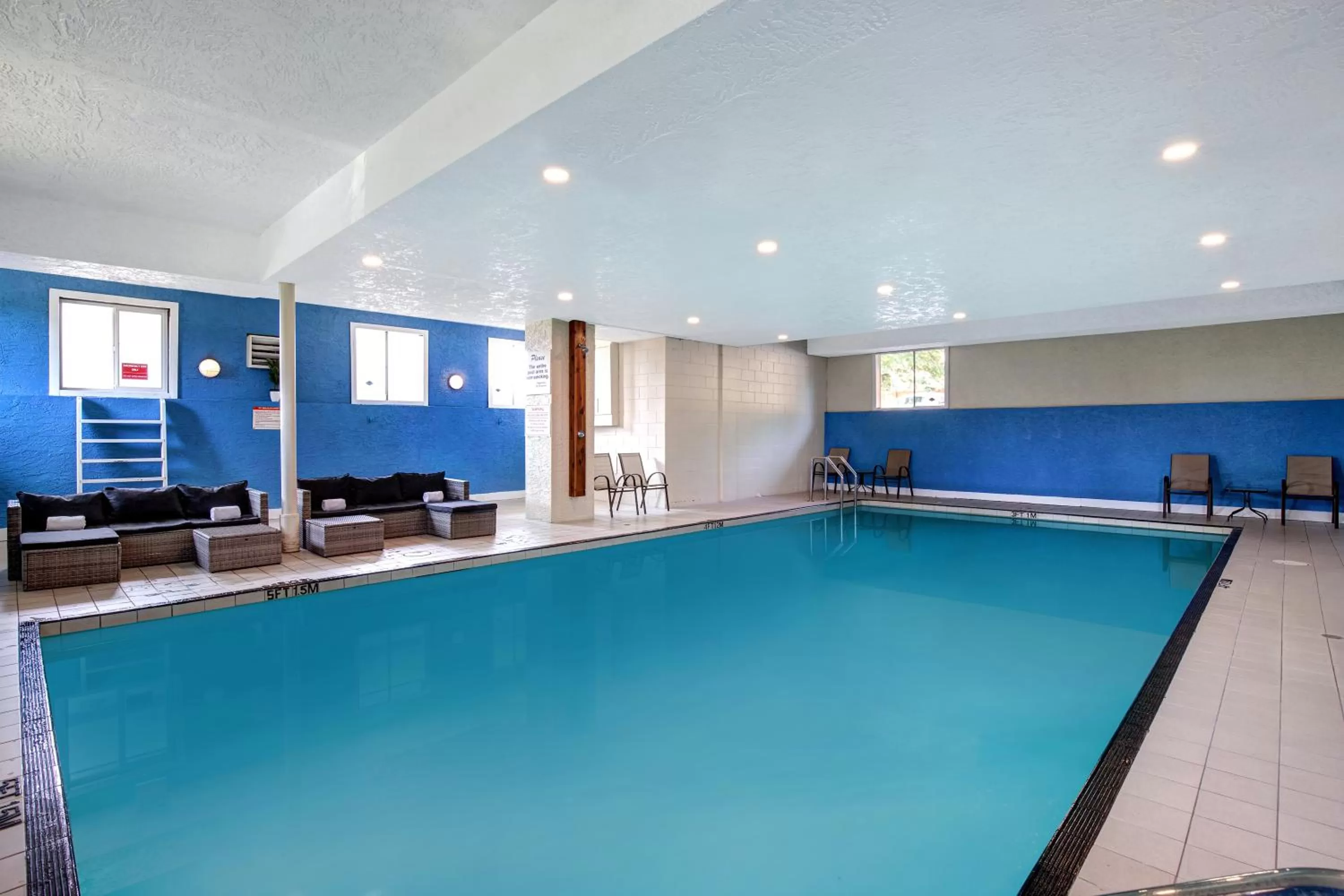 Swimming pool in Days Inn by Wyndham Victoria Uptown