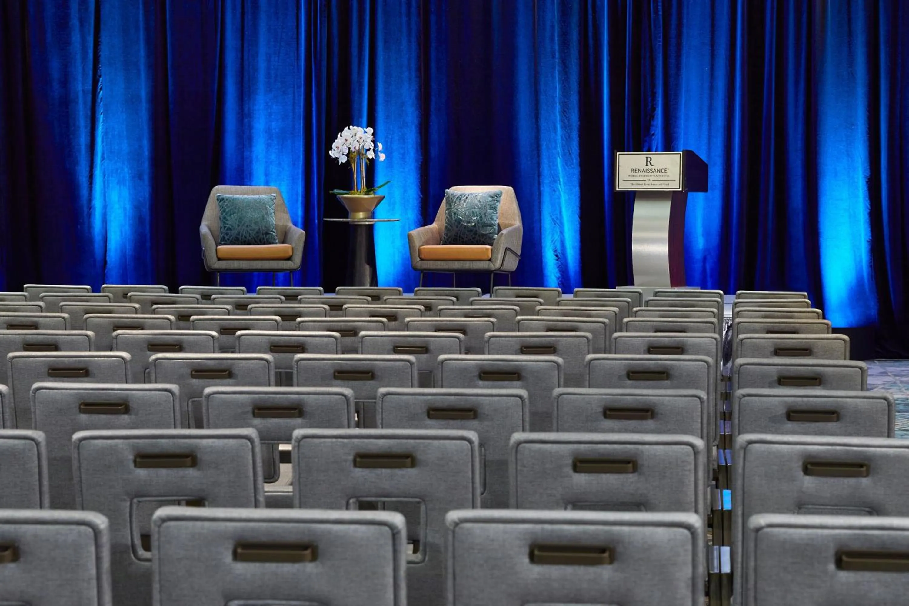 Meeting/conference room in Renaissance Mobile Riverview Plaza Hotel