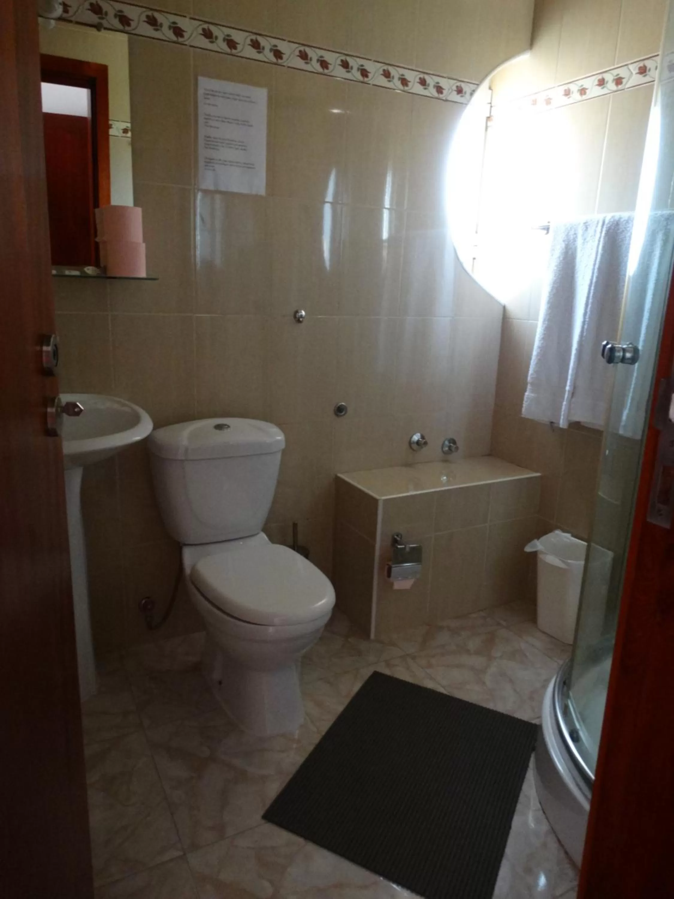 Shower in Yria Residencial