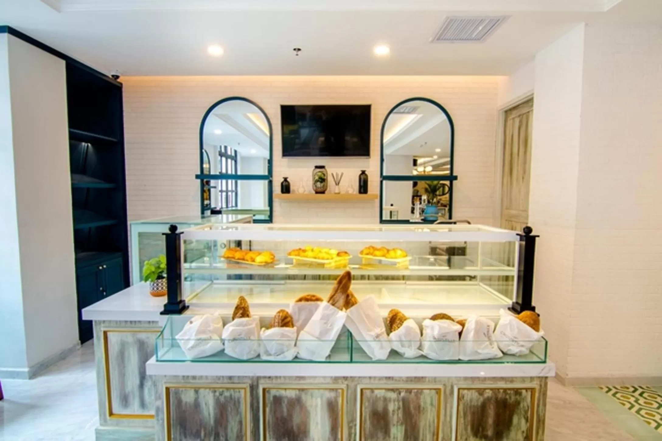 Food and drinks in Jambuluwuk Thamrin Hotel